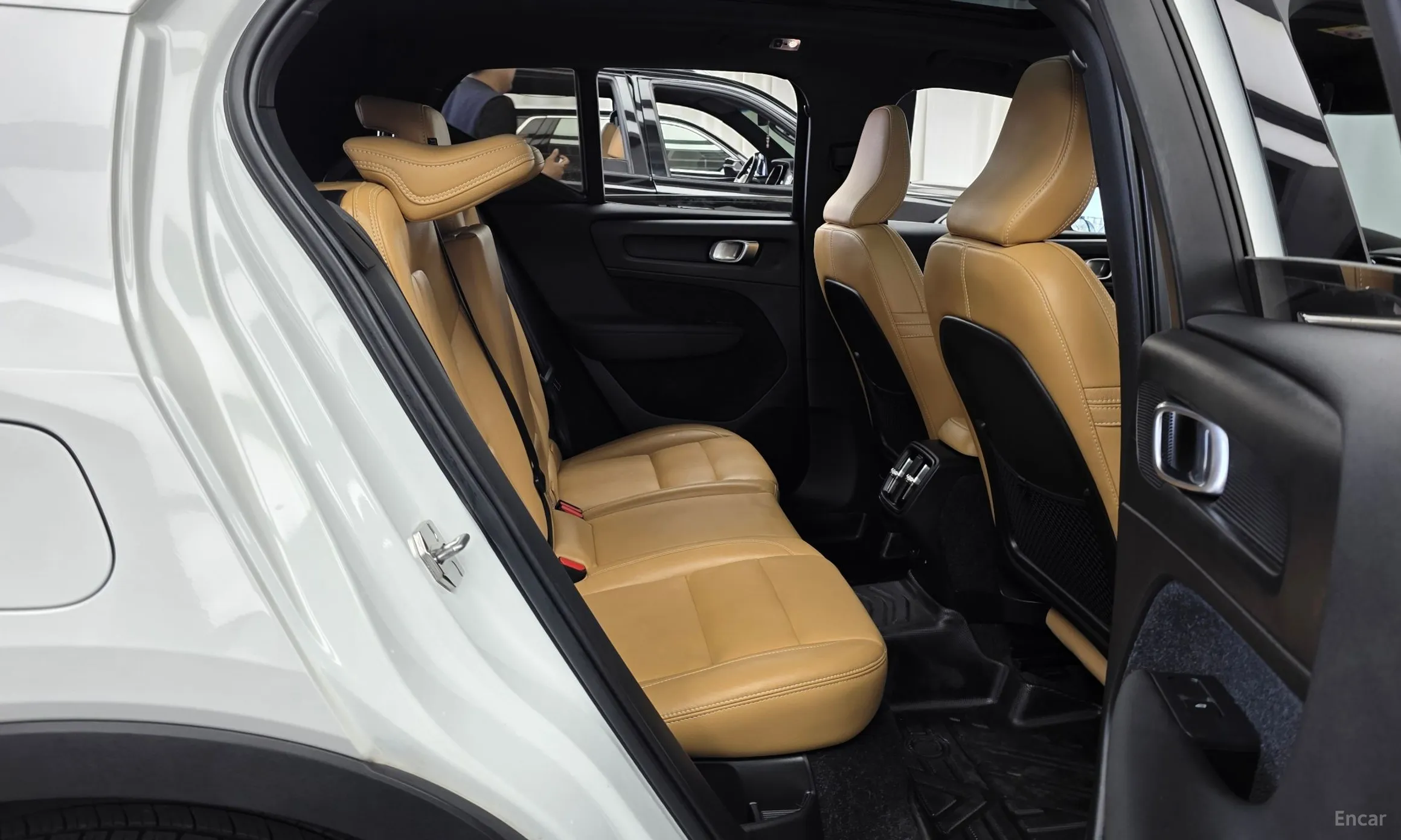 Volvo XC40 превью 12
