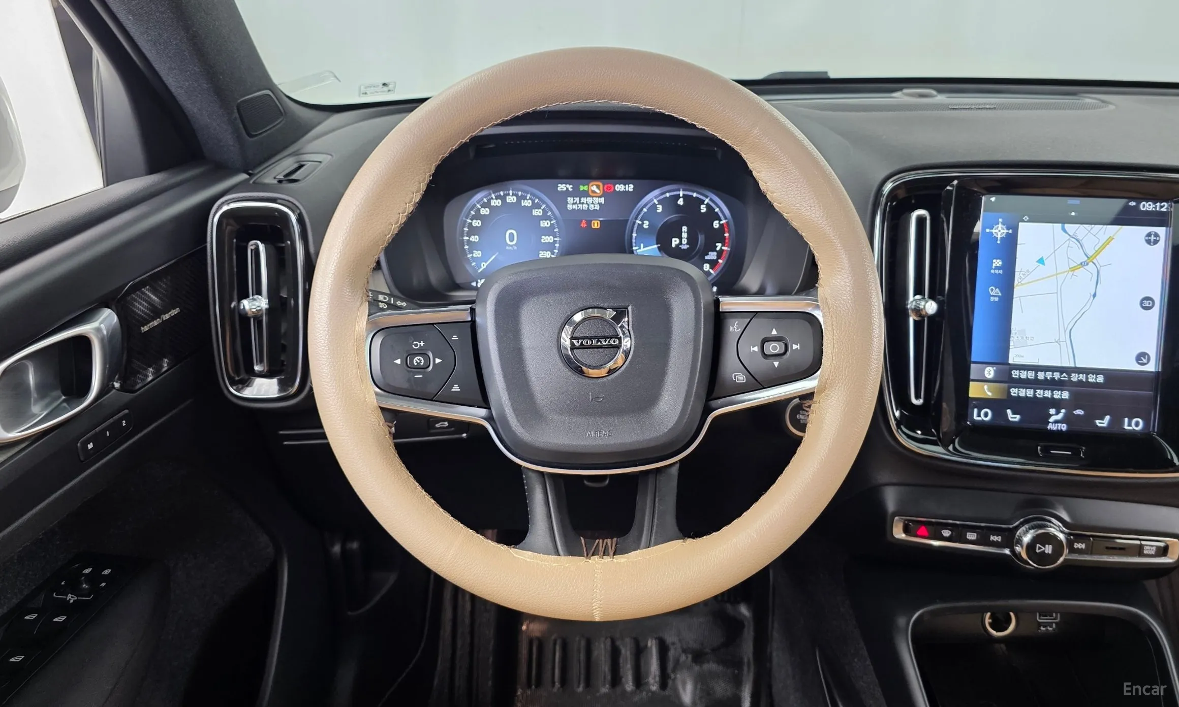 Volvo XC40 превью 13