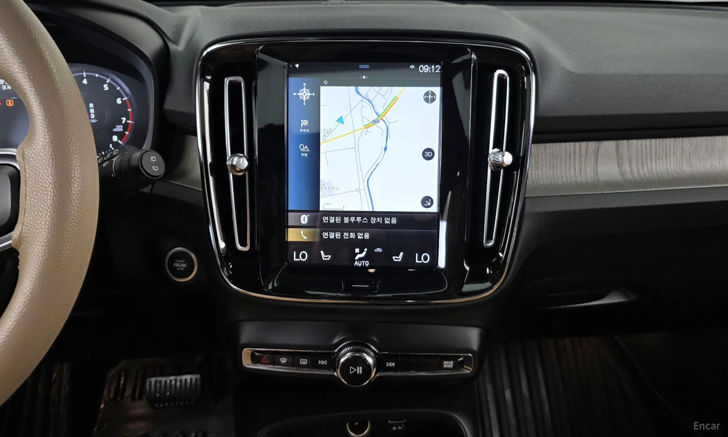 Volvo XC40 превью 14