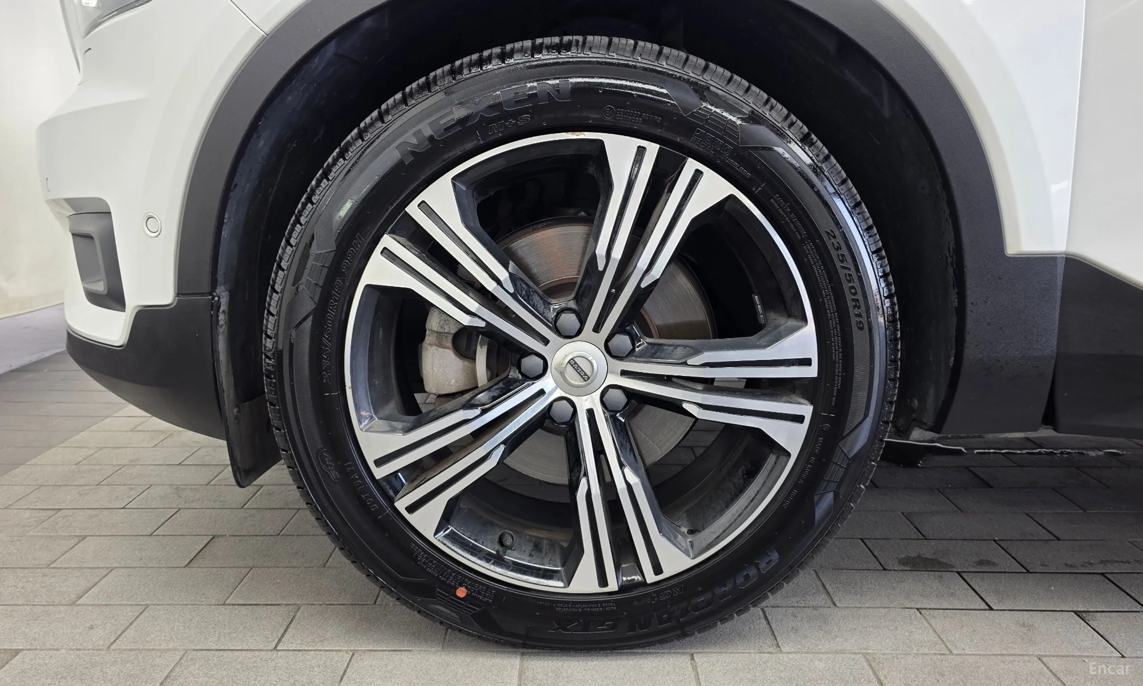 Volvo XC40 превью 5