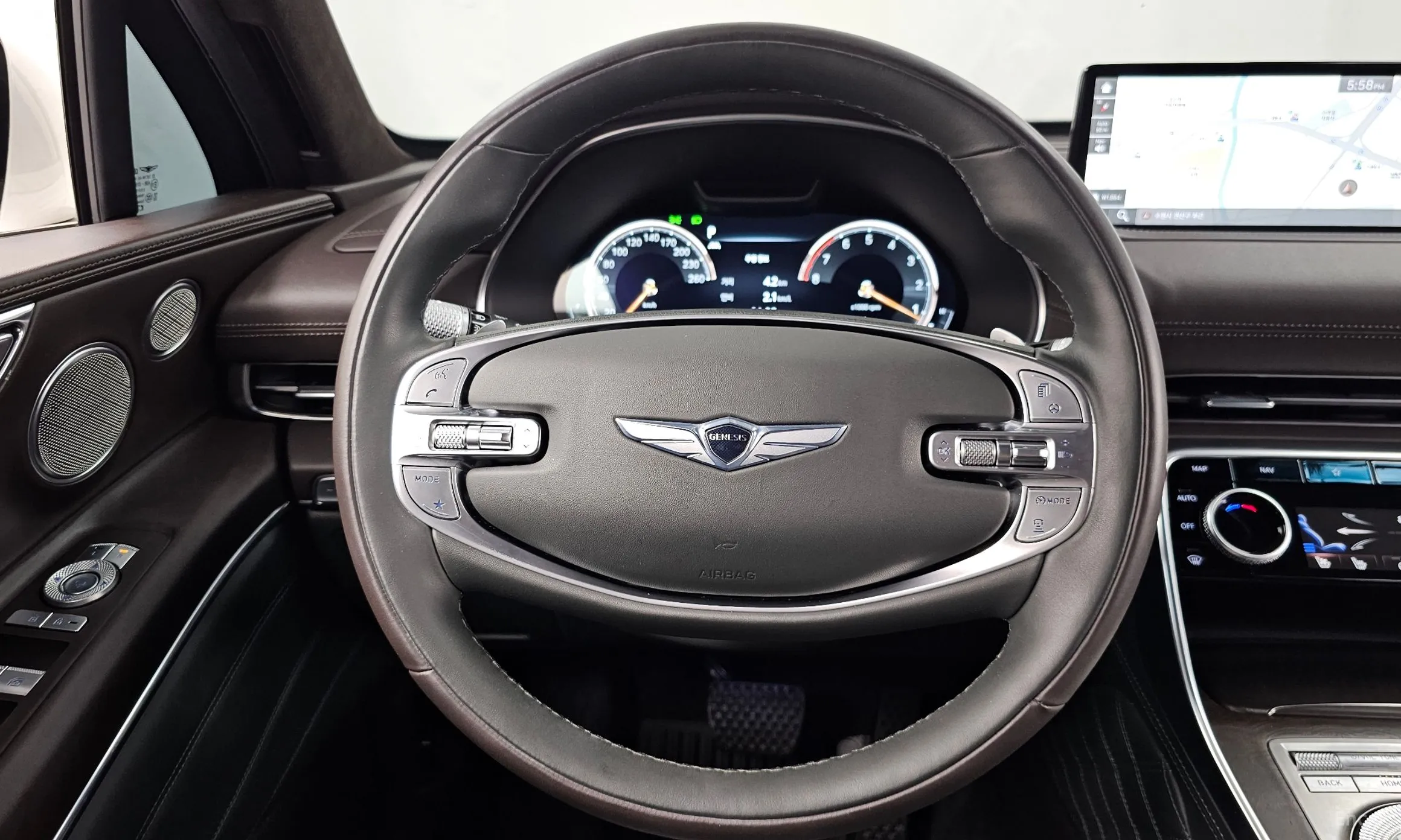 Genesis GV80 превью 13