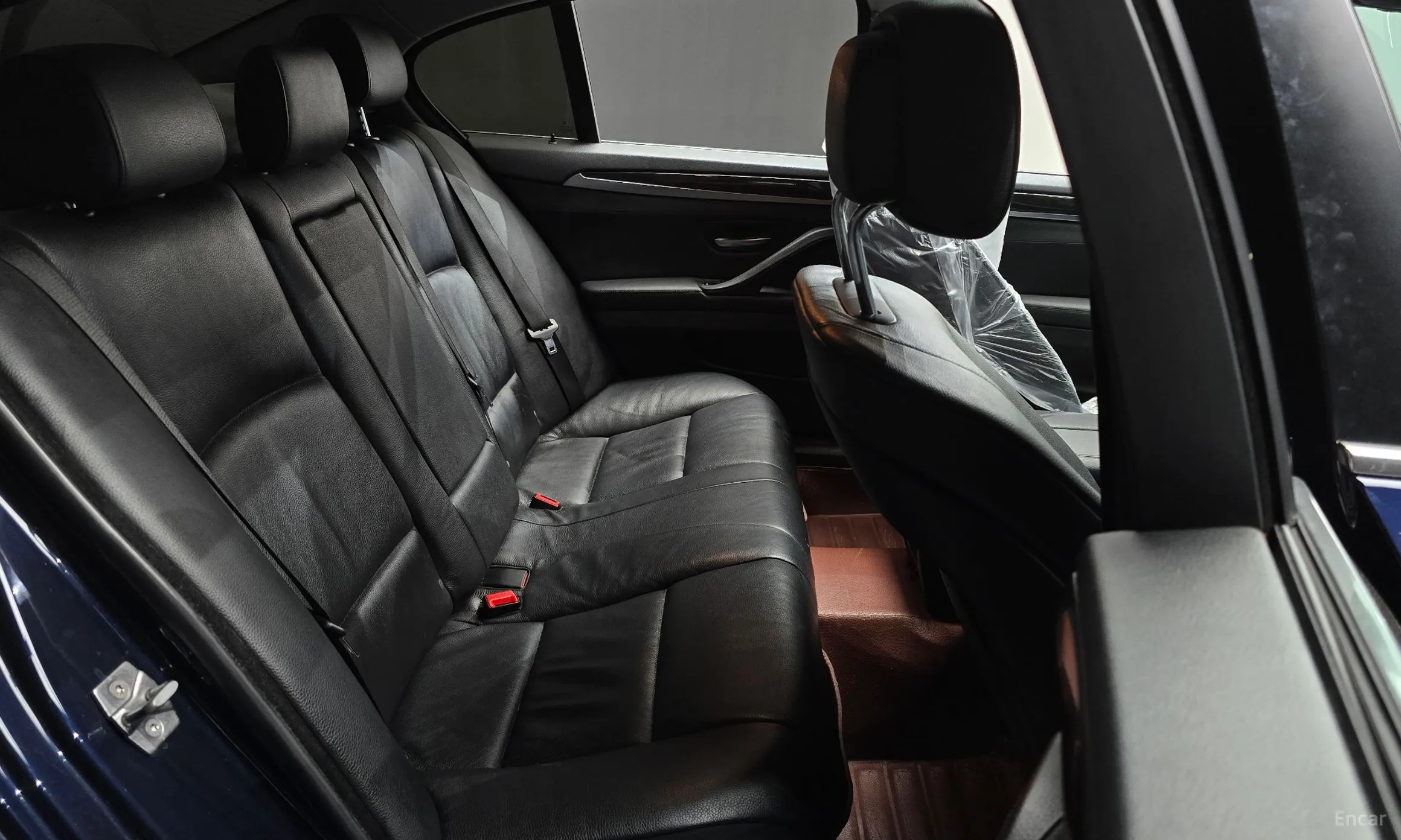 BMW 5 Series (F10) превью 11