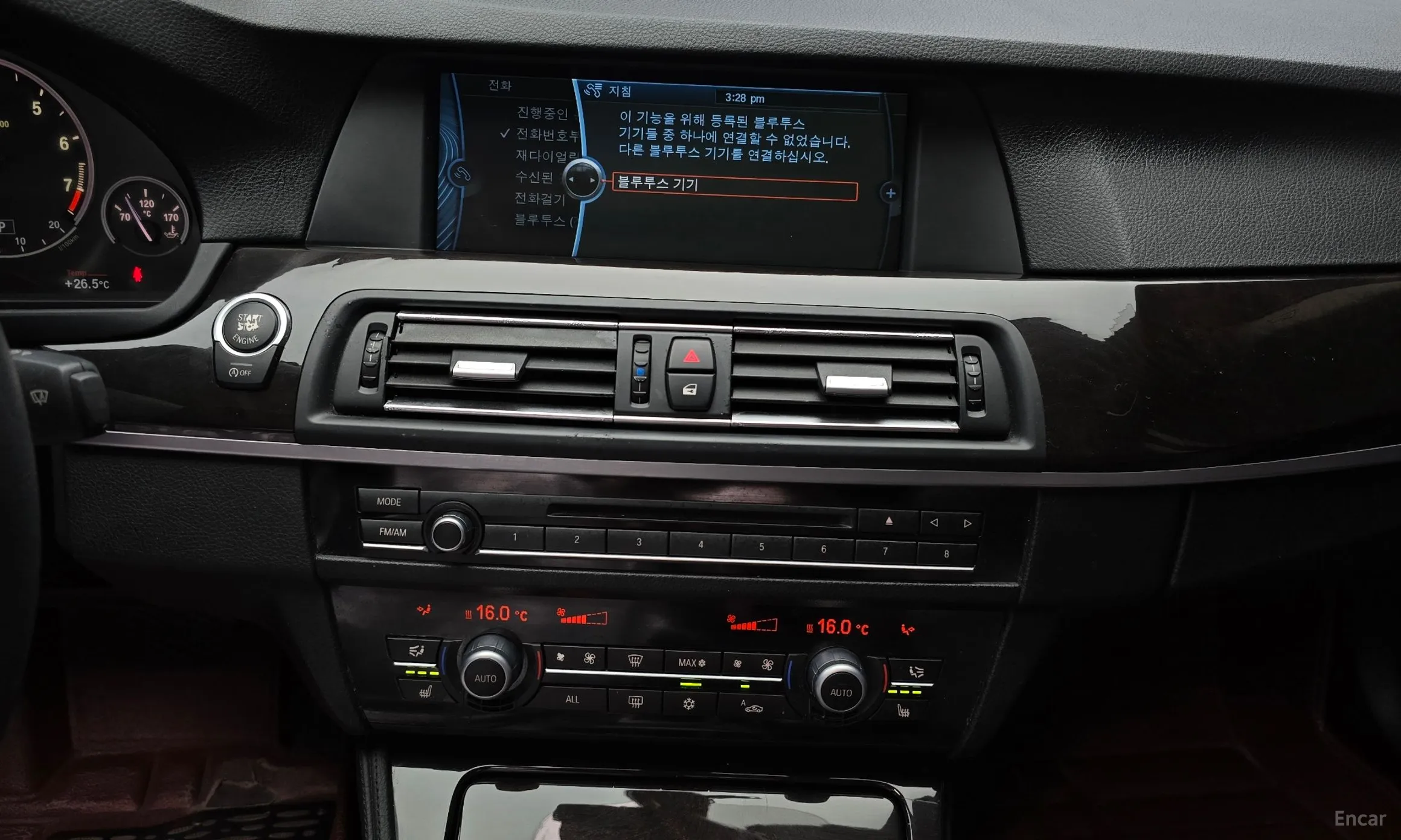 BMW 5 Series (F10) превью 14