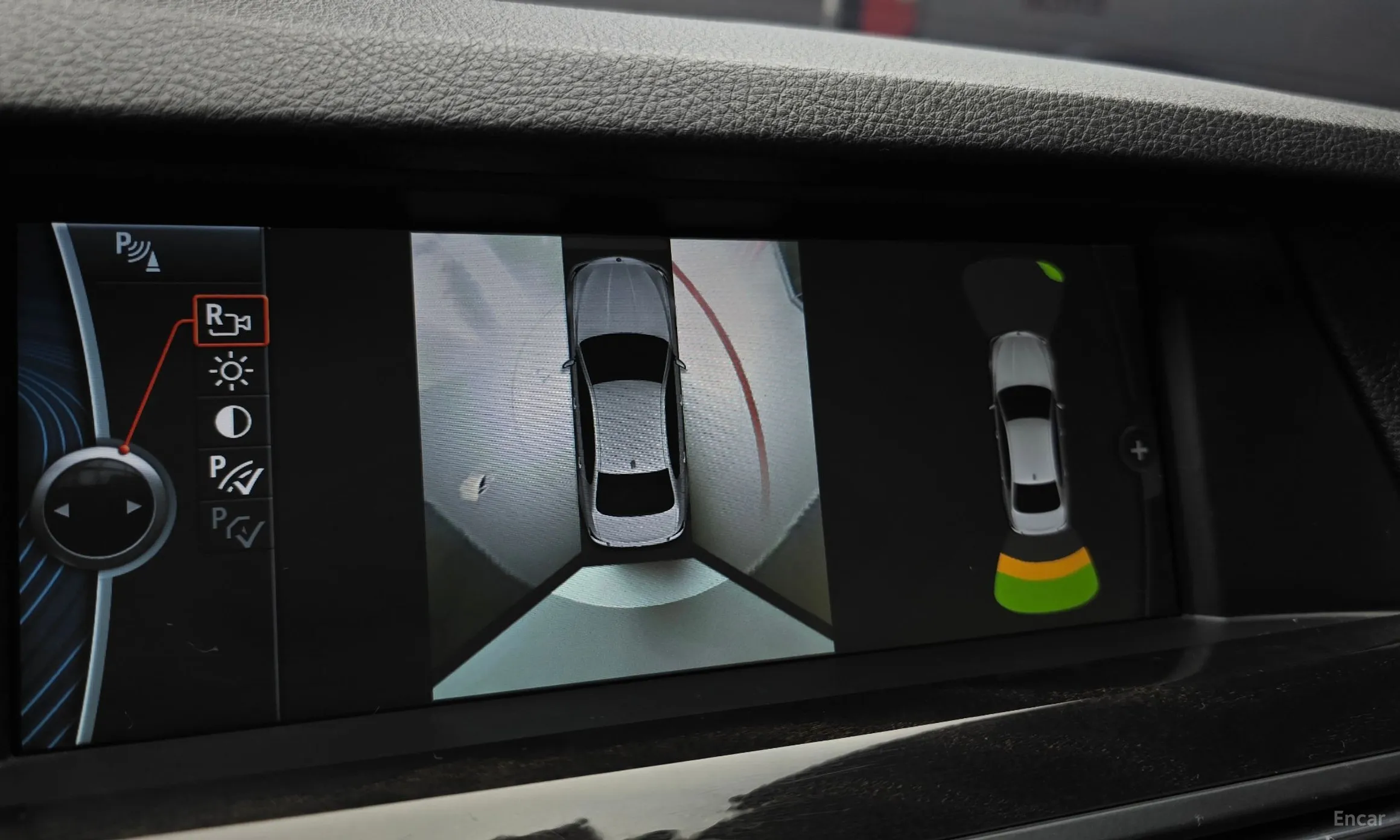 BMW 5 Series (F10) превью 15