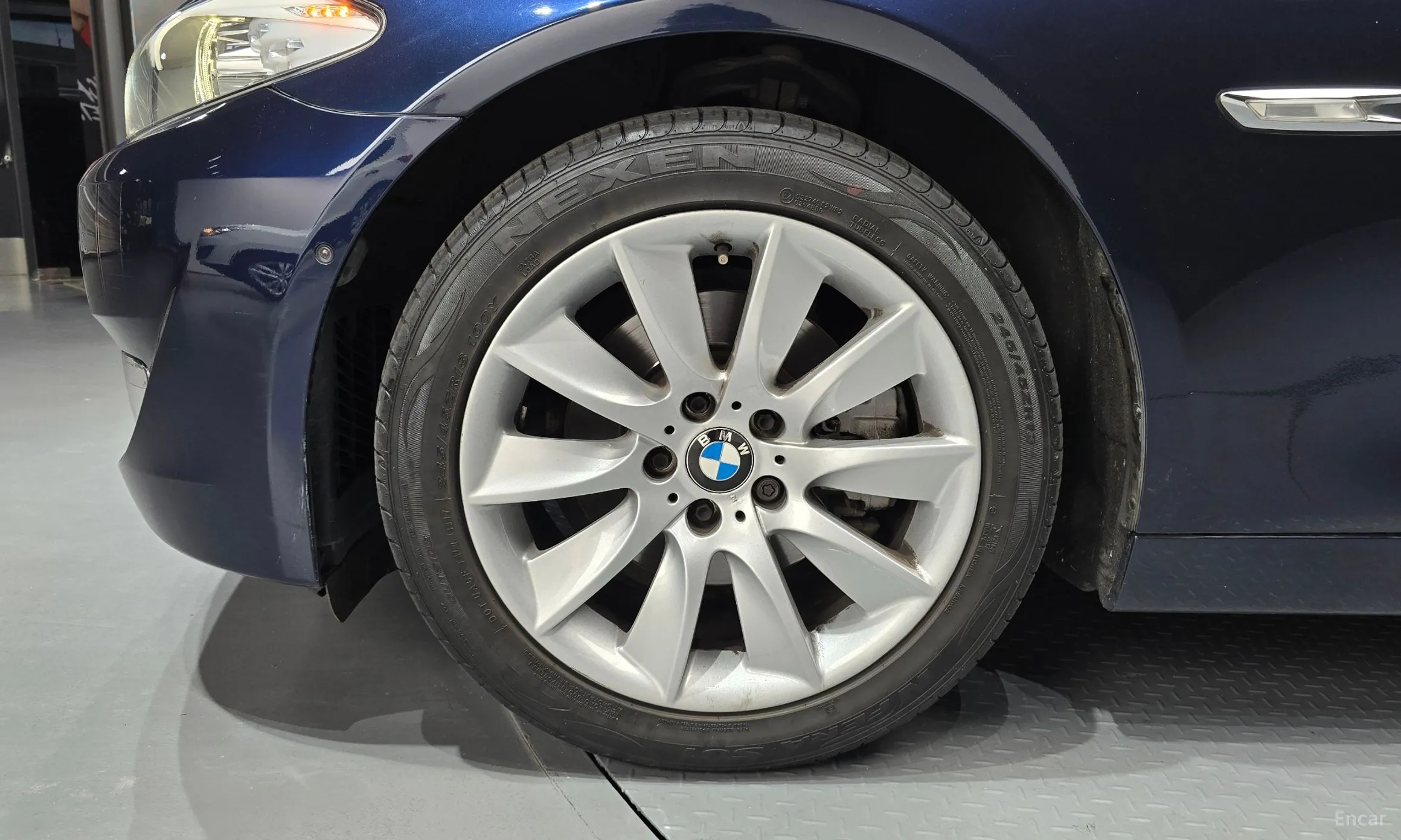 BMW 5 Series (F10) превью 5
