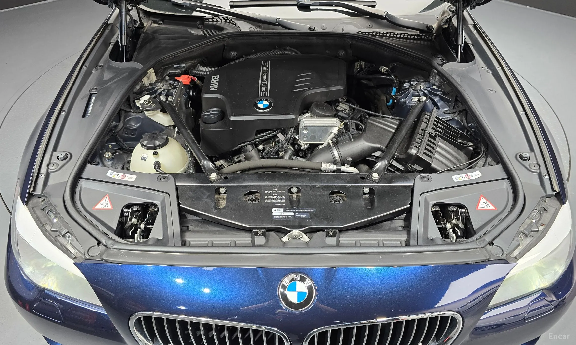 BMW 5 Series (F10) превью 6