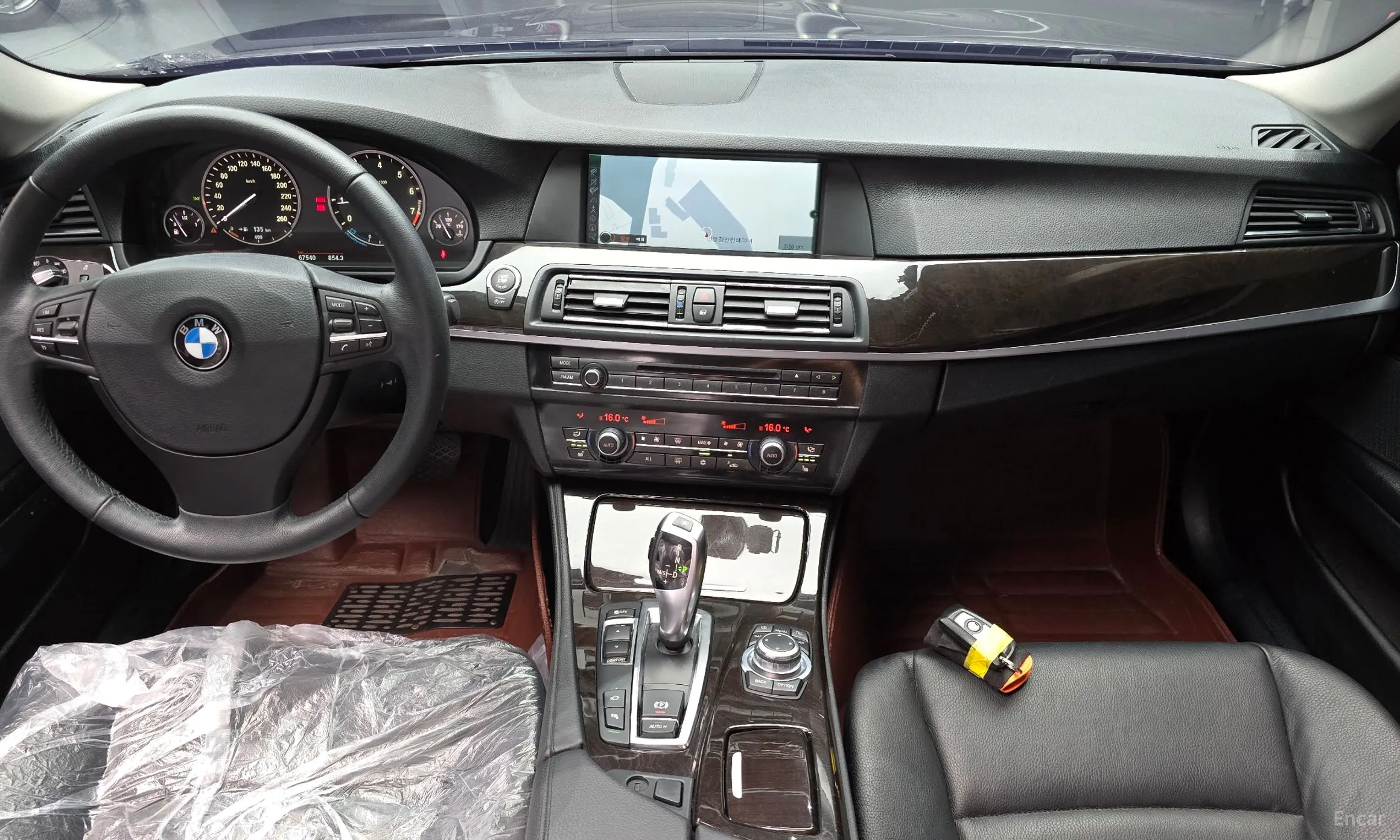 BMW 5 Series (F10) превью 7