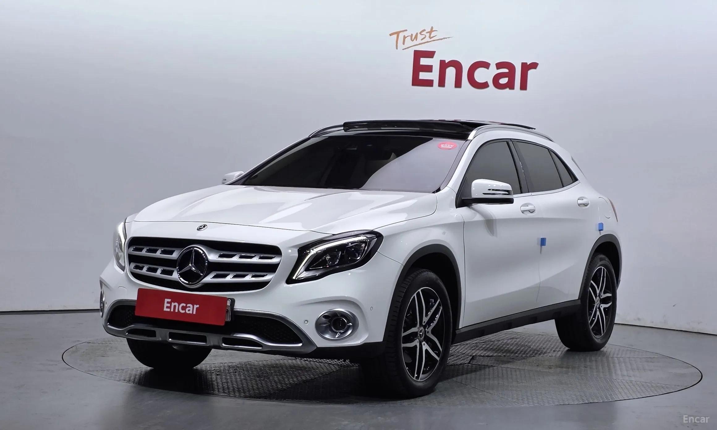 Mercedes Benz GLA-Class X156