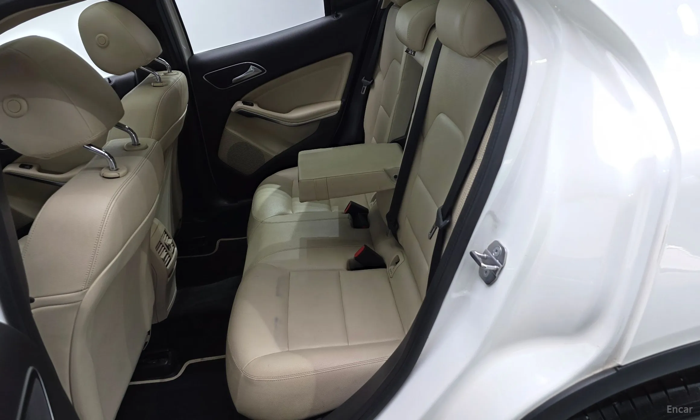 Mercedes Benz GLA-Class X156 превью 12