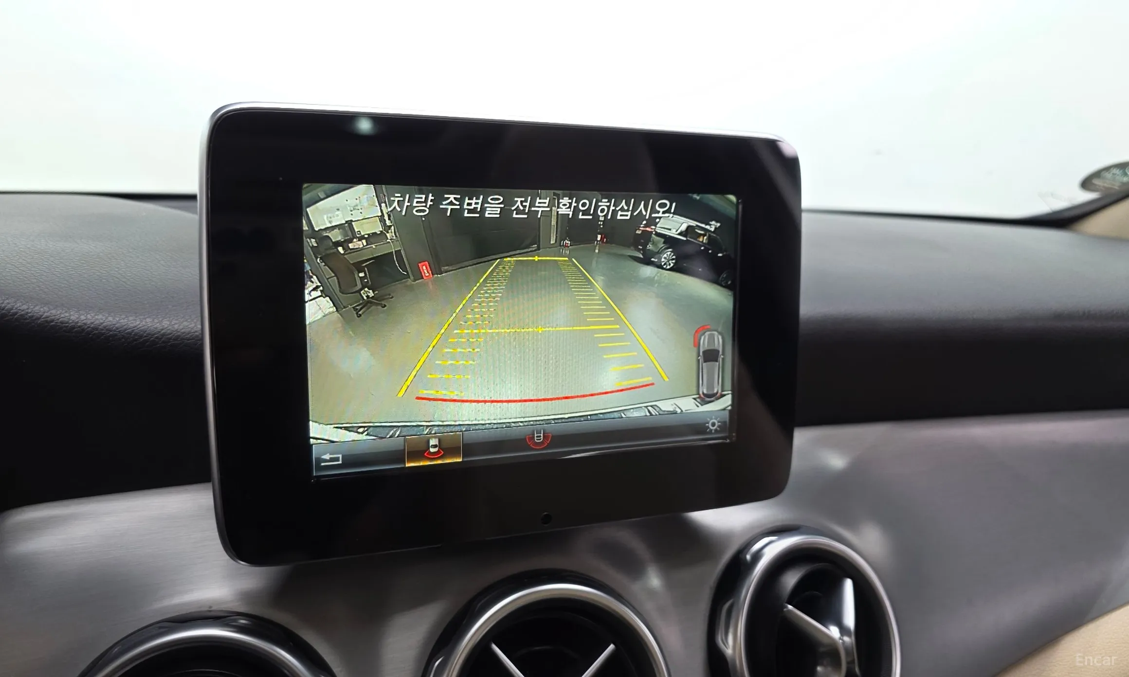 Mercedes Benz GLA-Class X156 превью 14