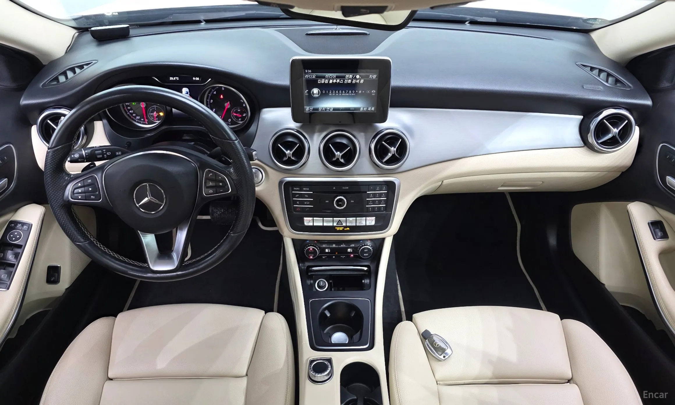 Mercedes Benz GLA-Class X156 превью 7