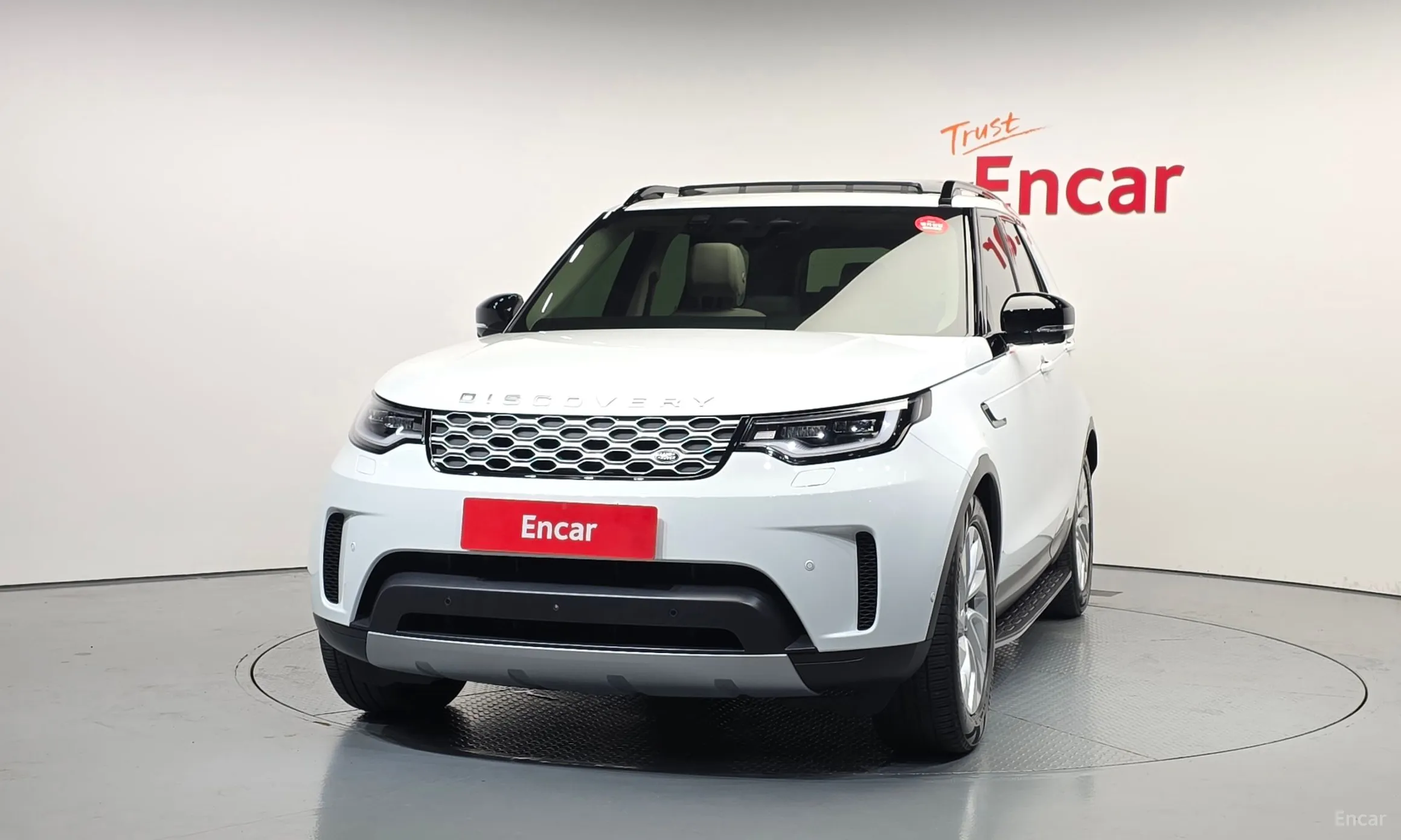 Land Rover Discovery 5 превью 3