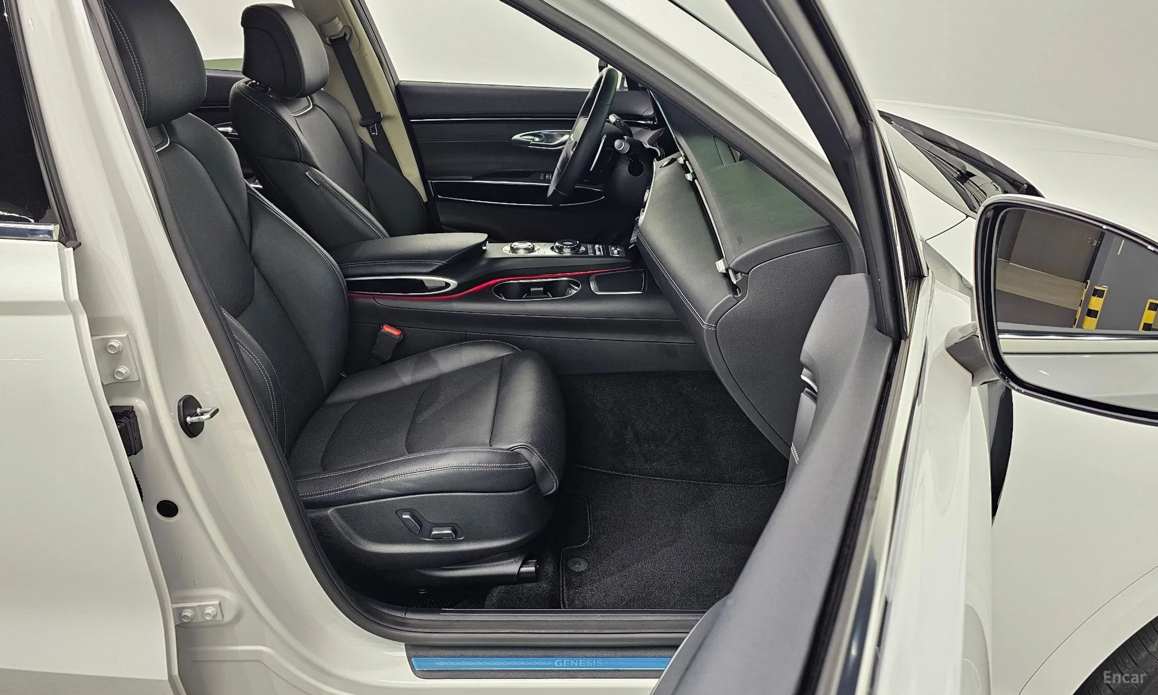 Genesis GV70 превью 10