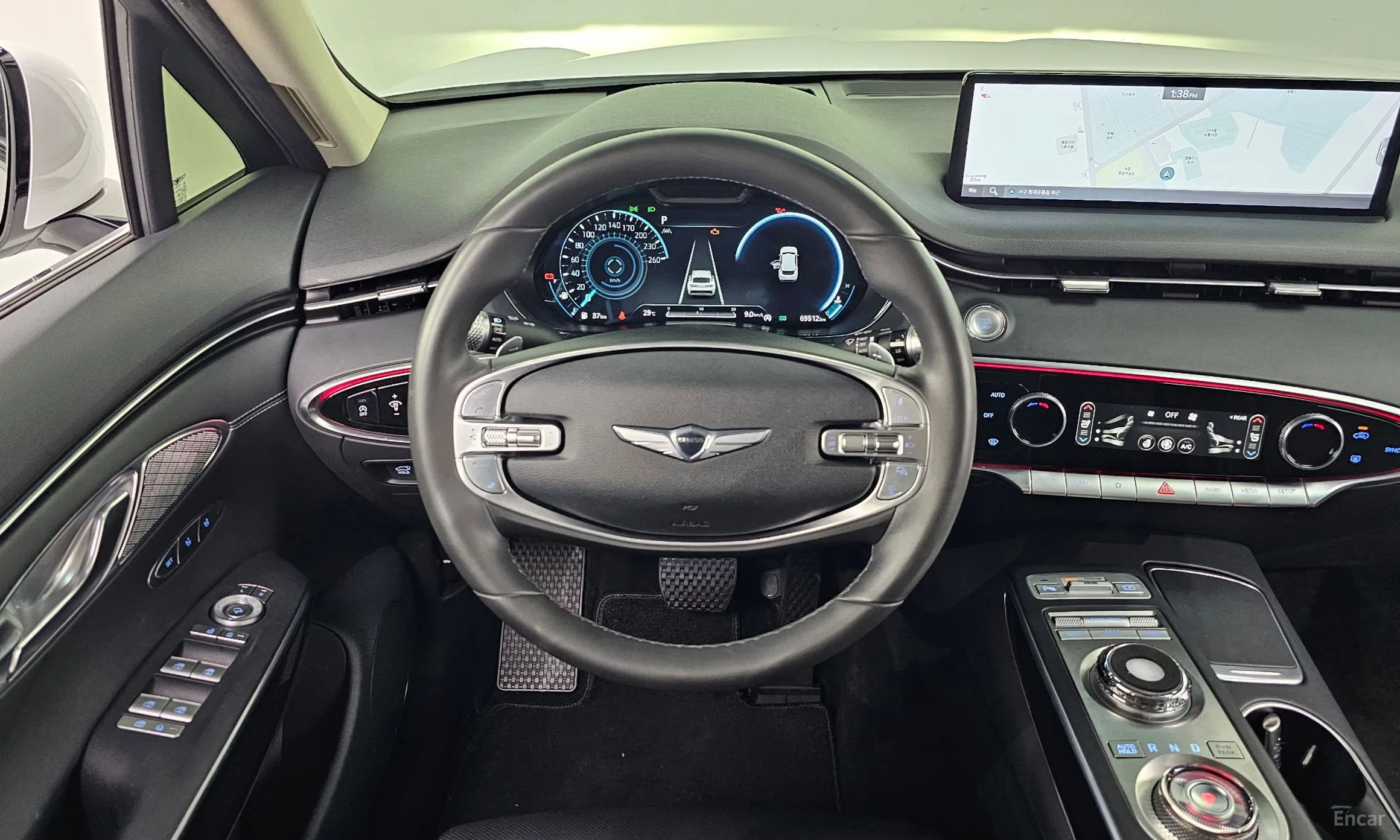 Genesis GV70 превью 13