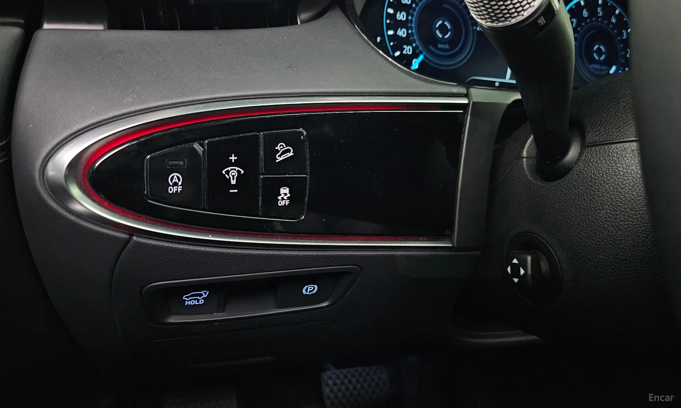 Genesis GV70 превью 17
