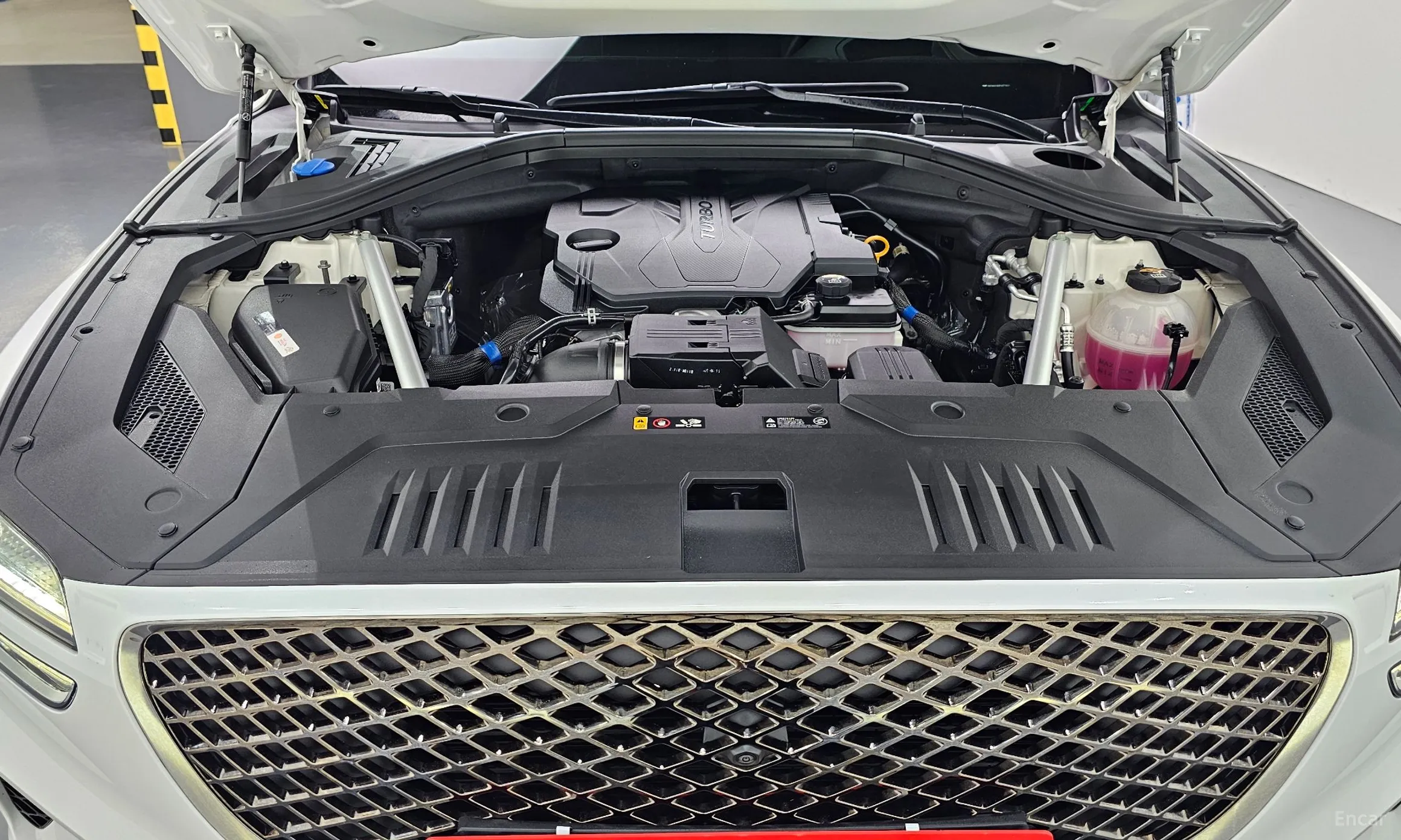 Genesis GV70 превью 6