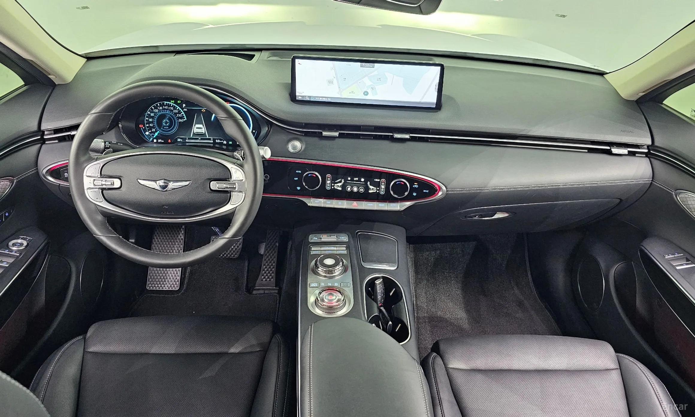 Genesis GV70 превью 7