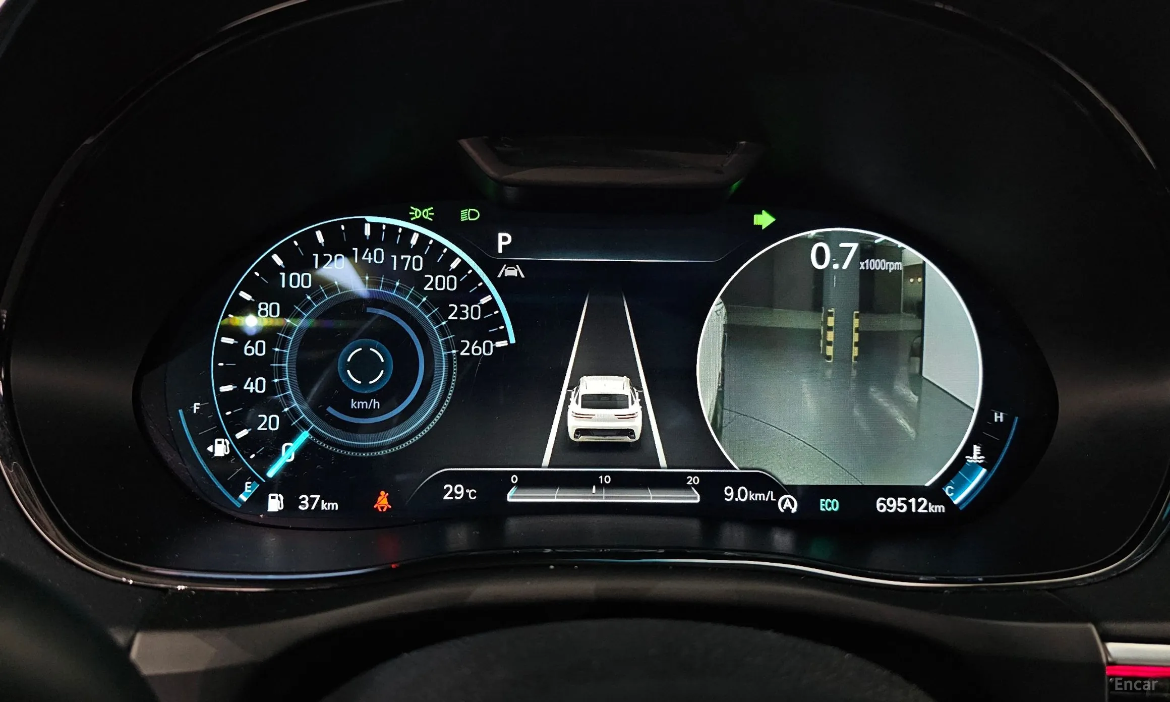 Genesis GV70 превью 8