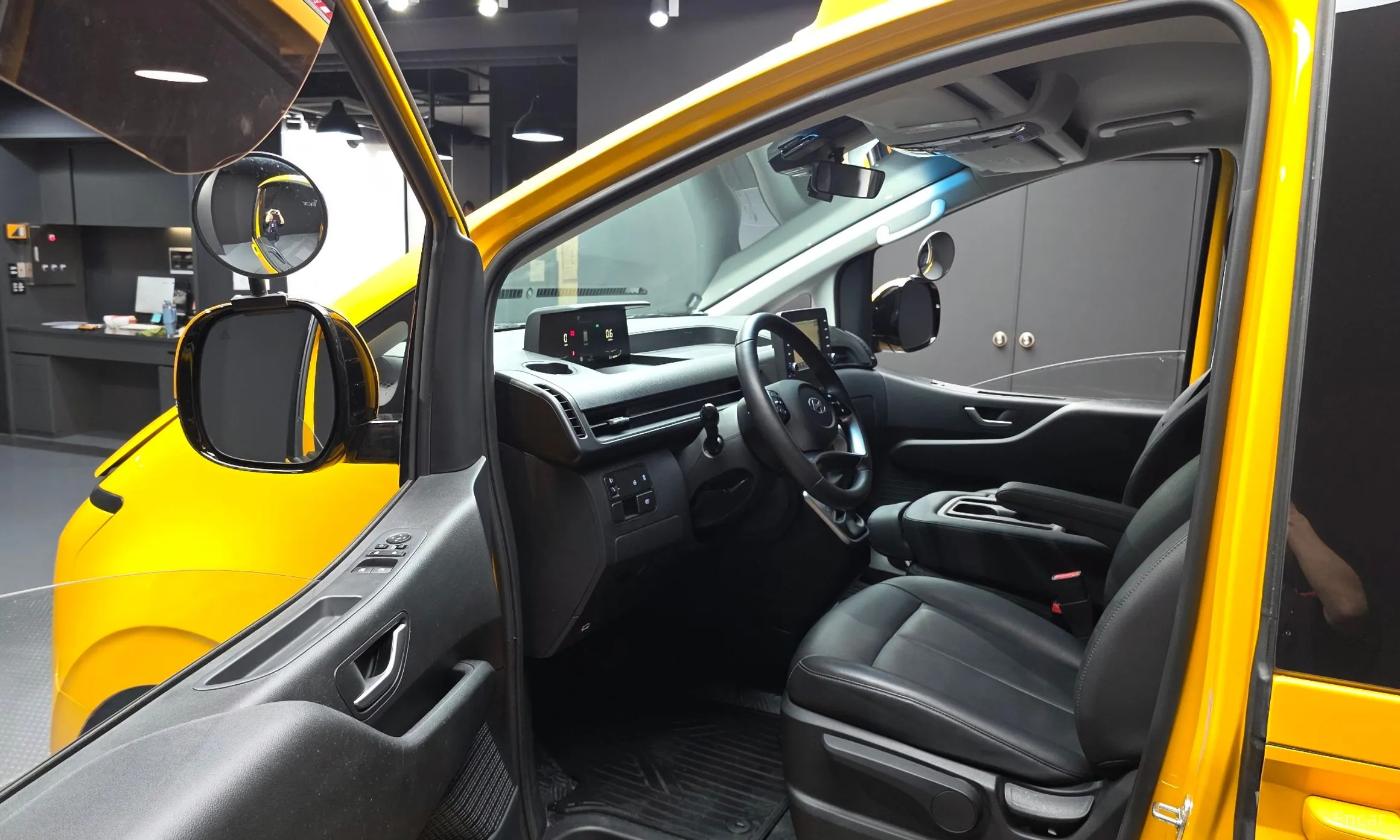Hyundai Staria превью 10