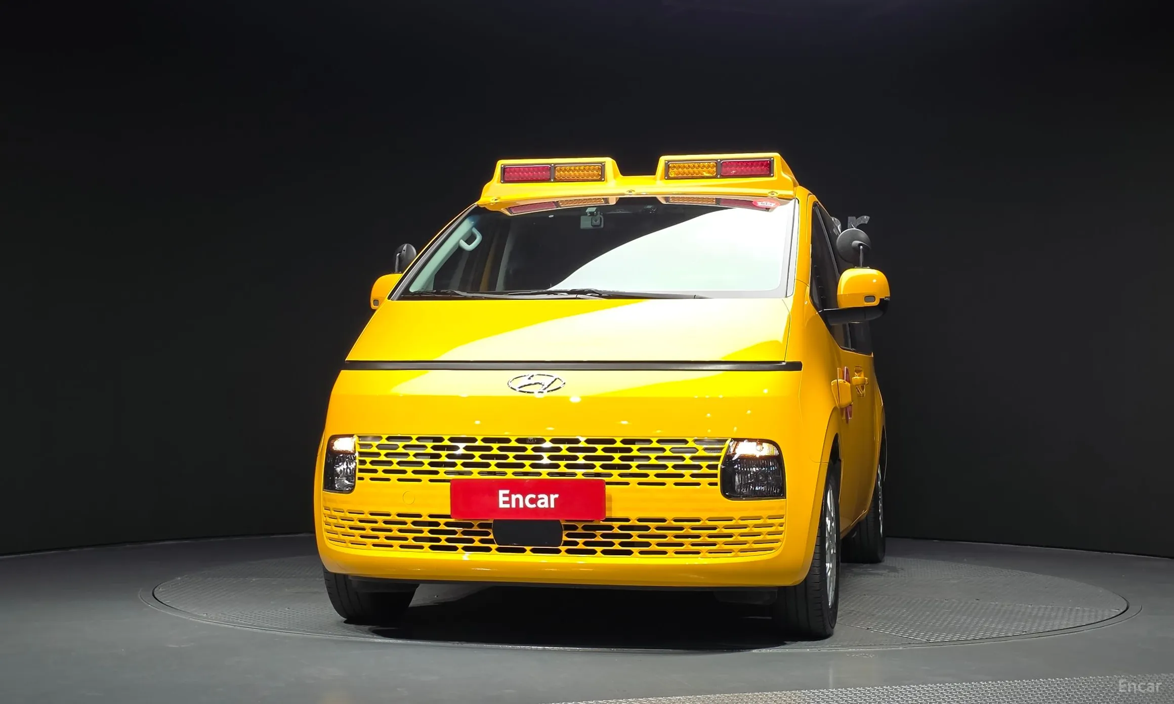 Hyundai Staria превью 3