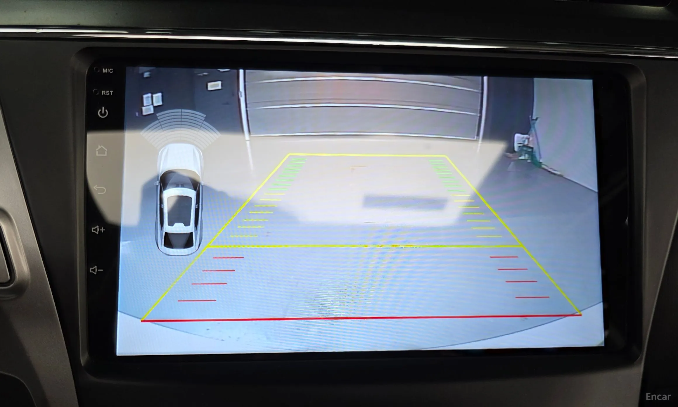 Toyota Prius V превью 15