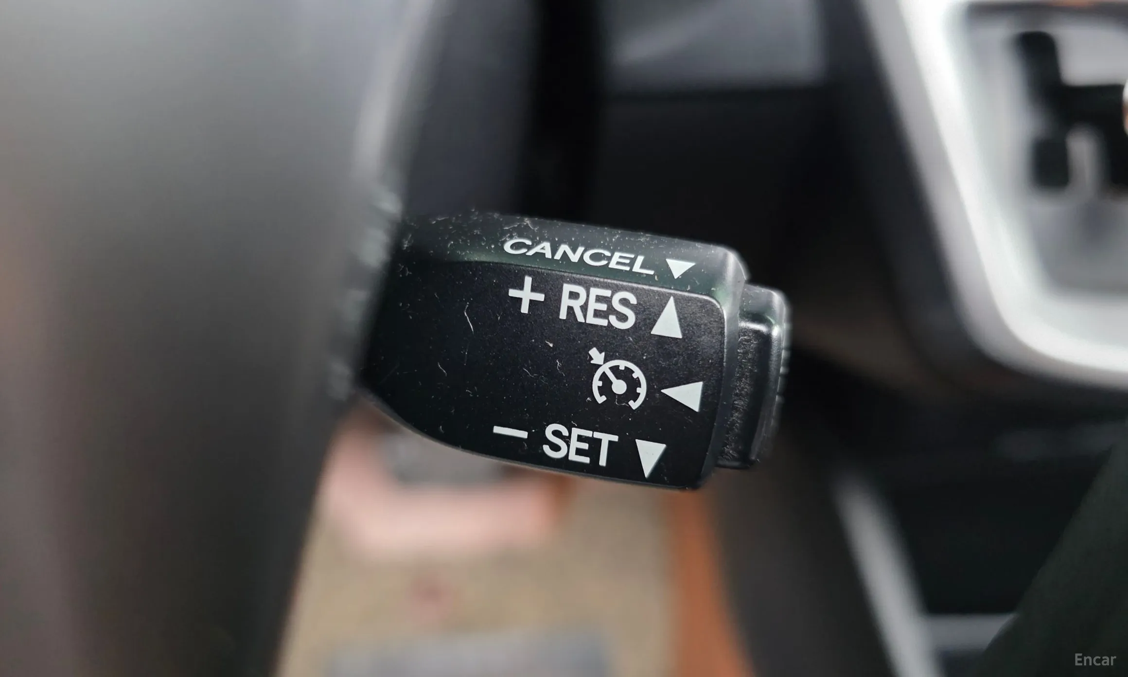 Toyota Prius V превью 18