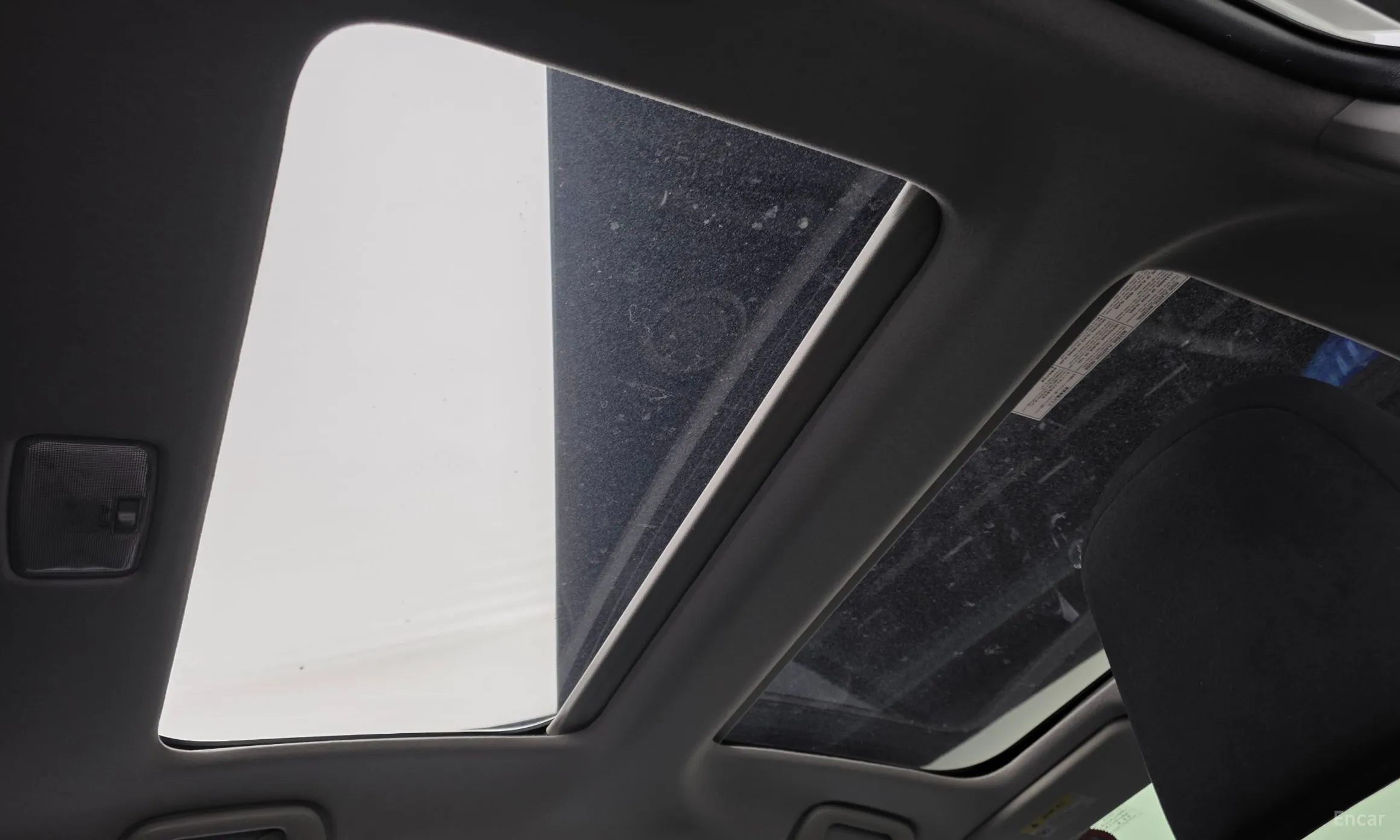 Toyota Prius V превью 19
