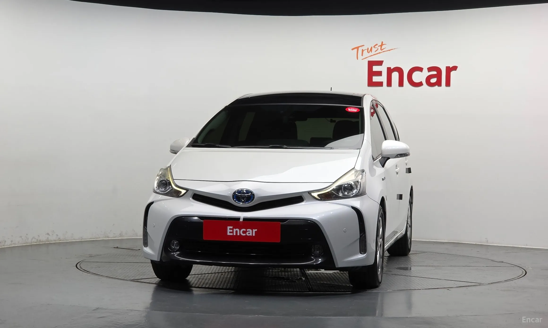 Toyota Prius V превью 3