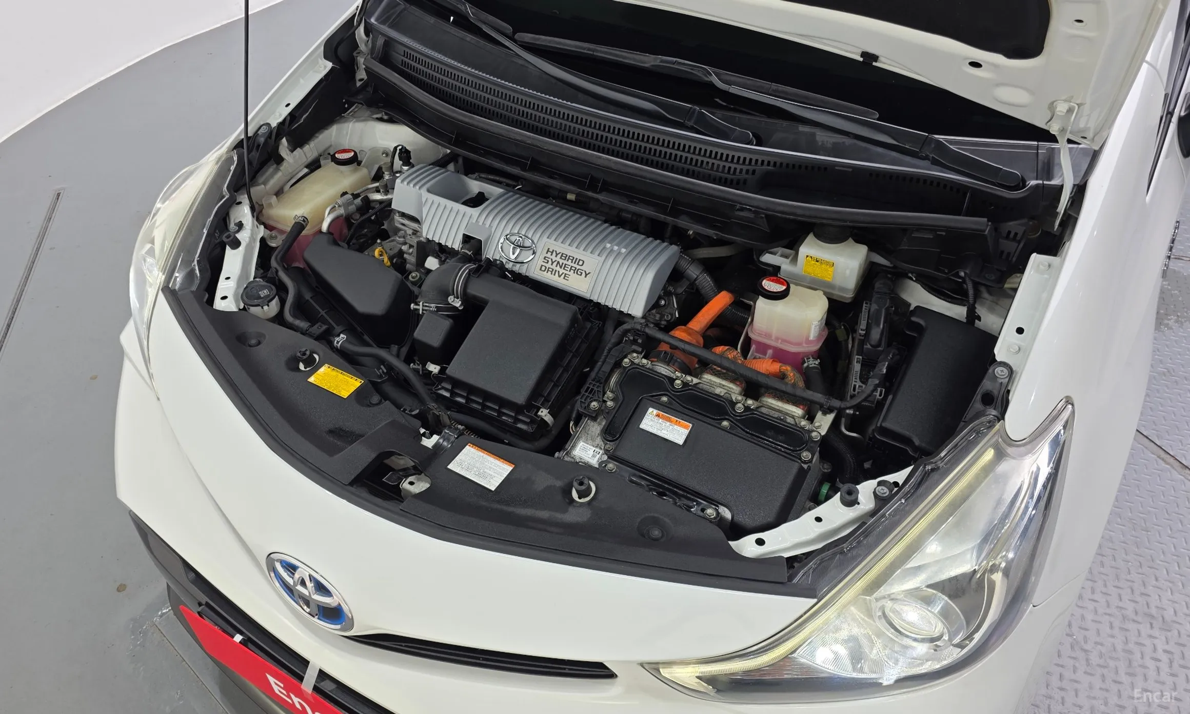 Toyota Prius V превью 6
