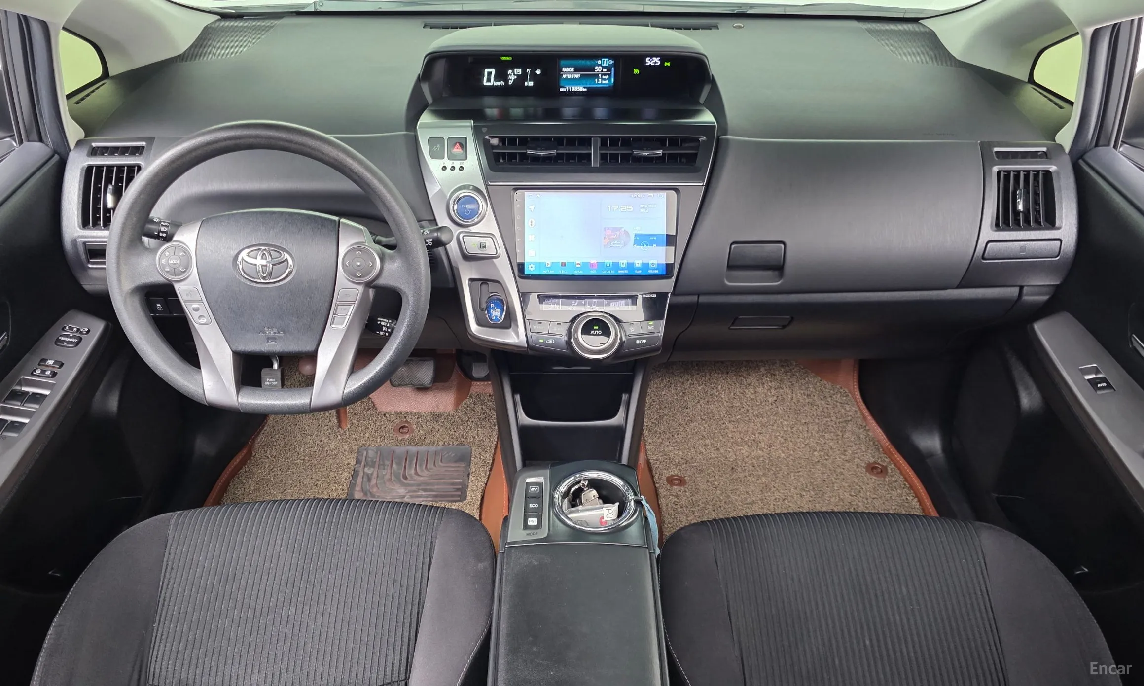 Toyota Prius V превью 7