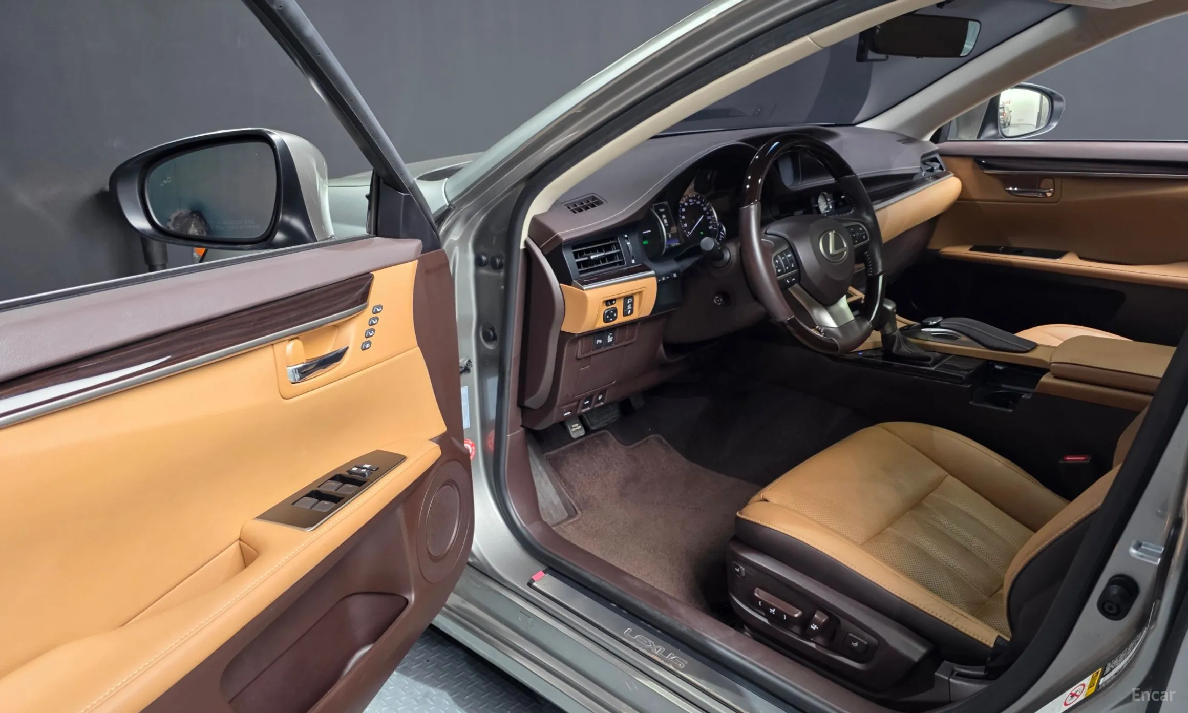 Lexus New ES300h превью 10
