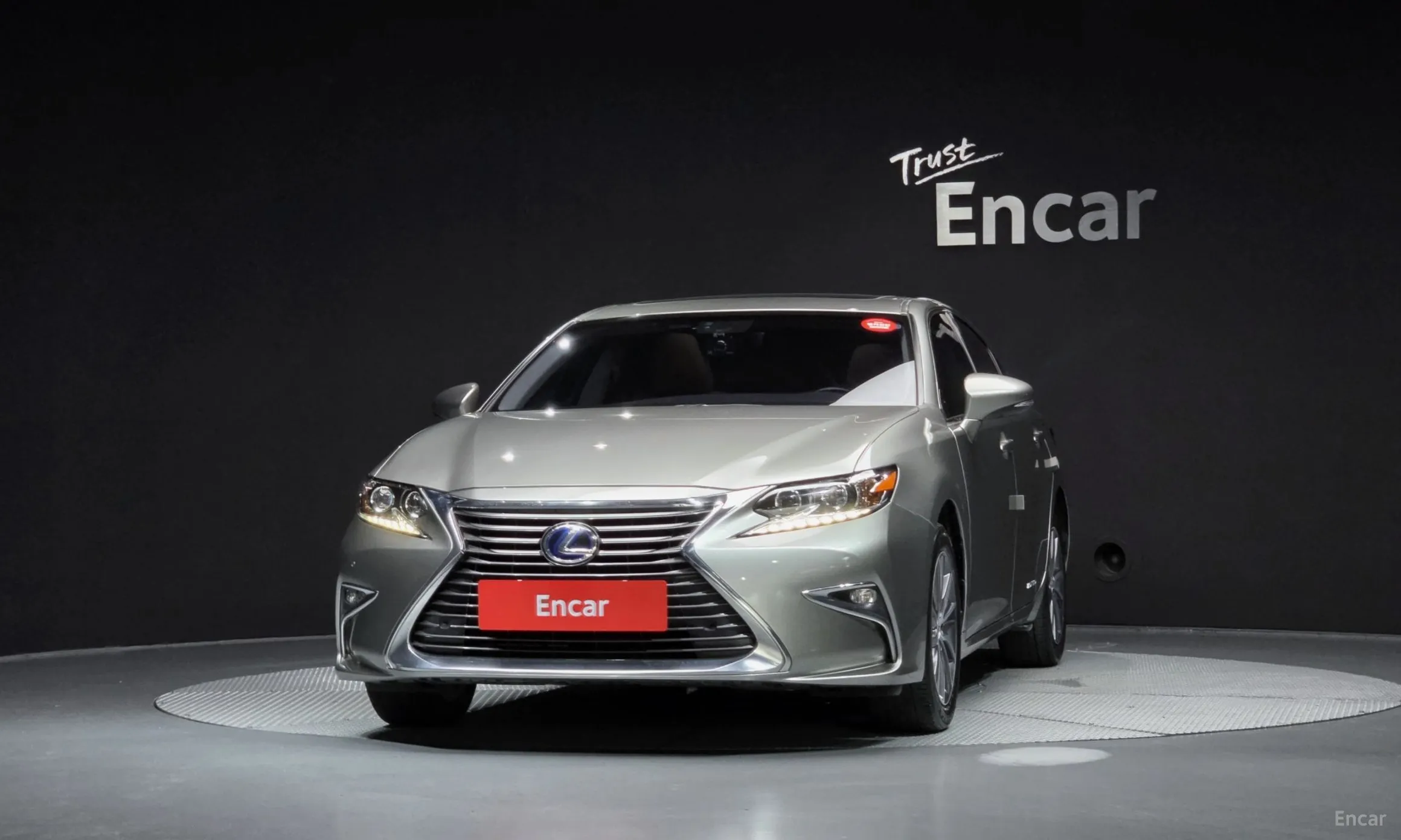 Lexus New ES300h превью 3