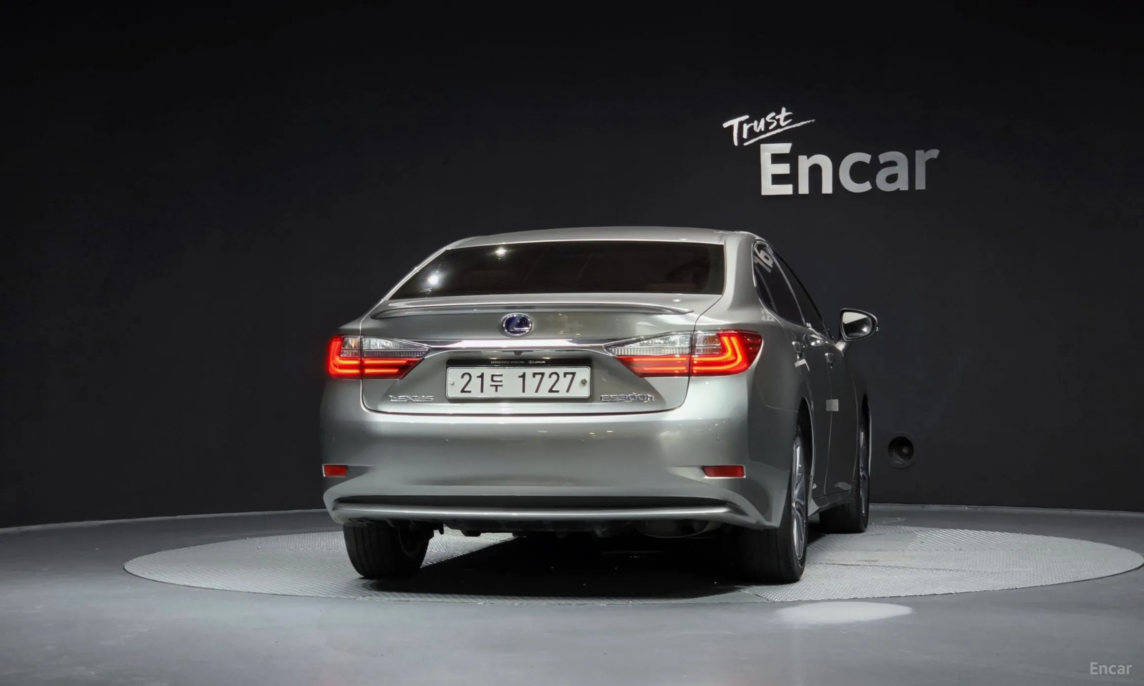 Lexus New ES300h превью 4