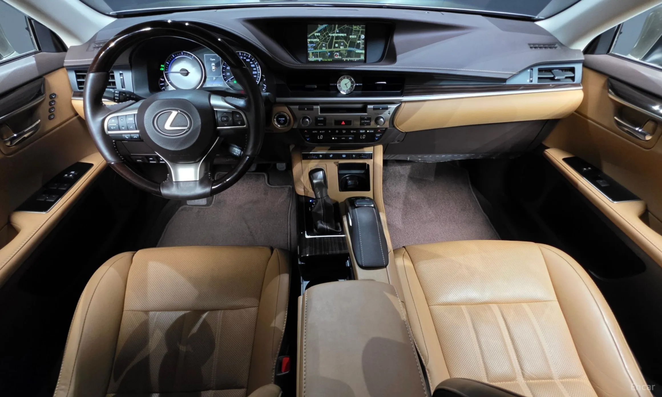 Lexus New ES300h превью 7