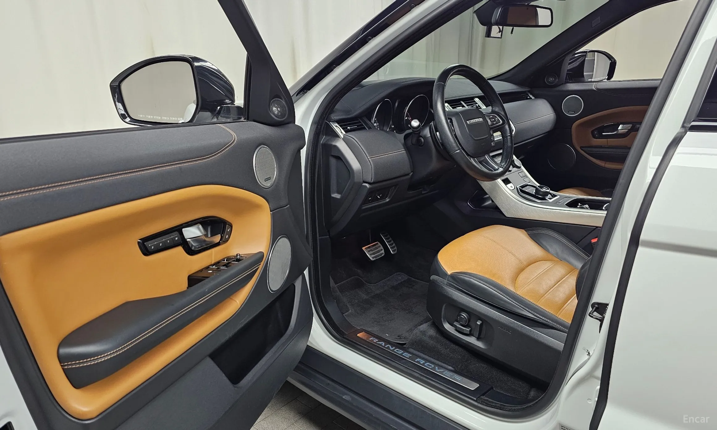 Land Rover Range Rover Evoque превью 10