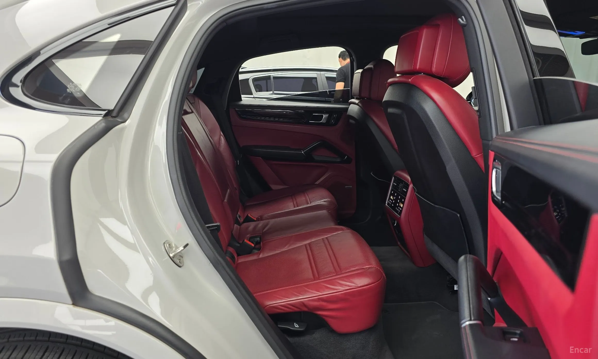 Porsche Cayenne (PO536) превью 11