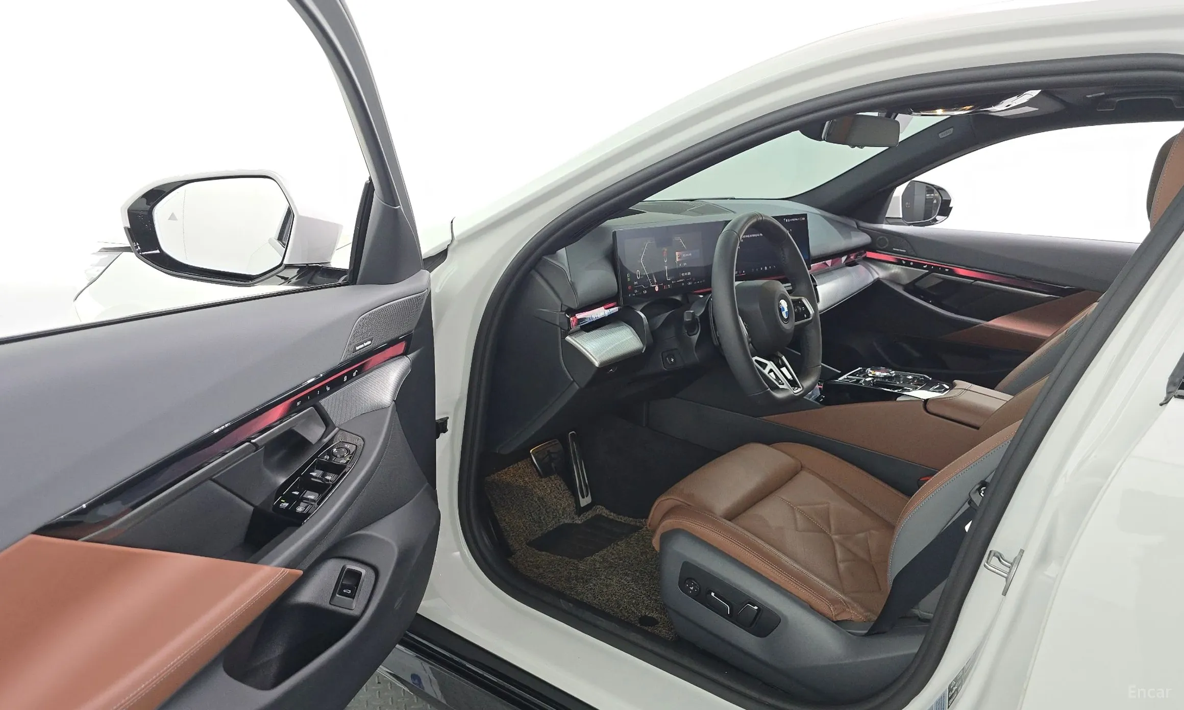 BMW 5 Series (G60) превью 10