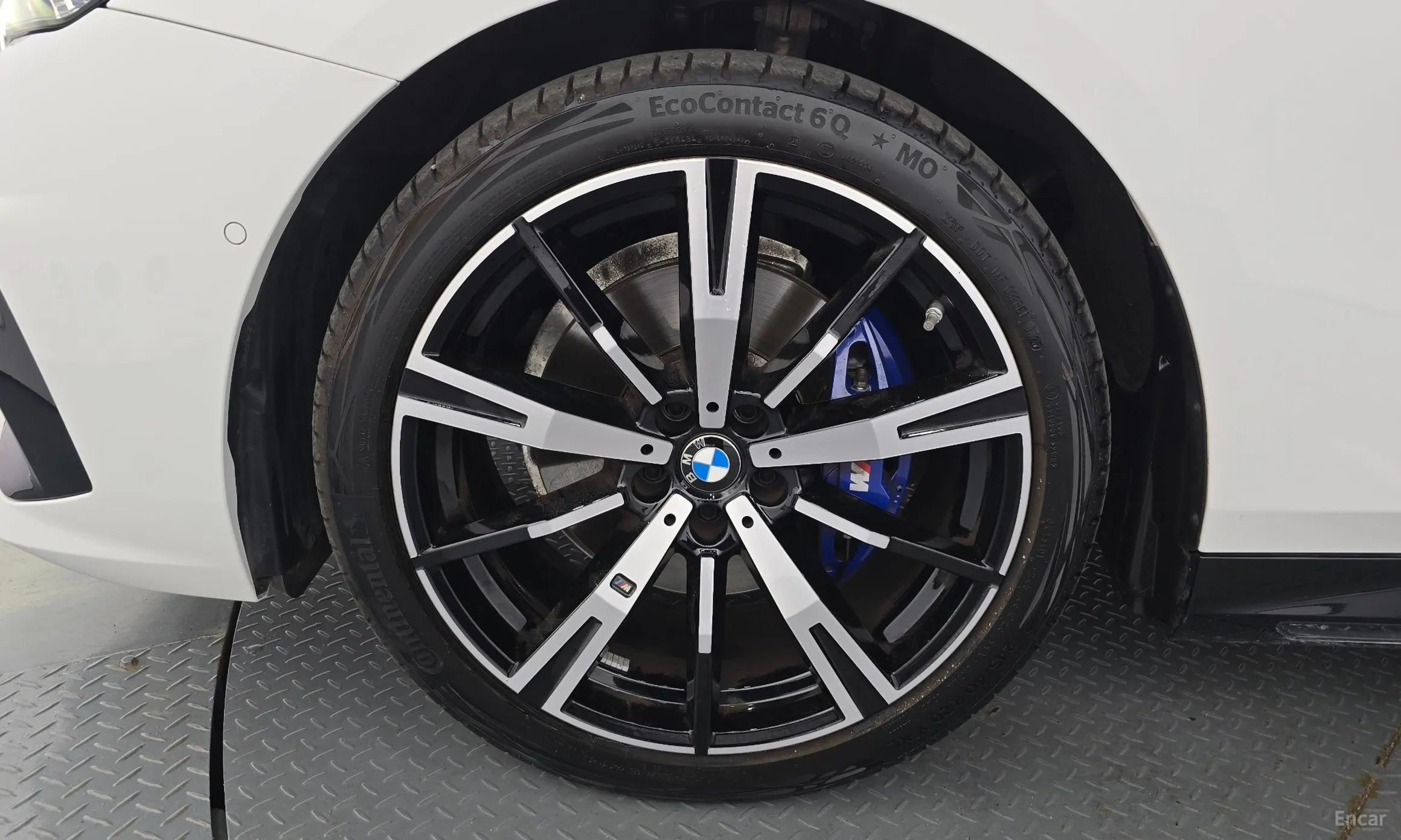 BMW 5 Series (G60) превью 5