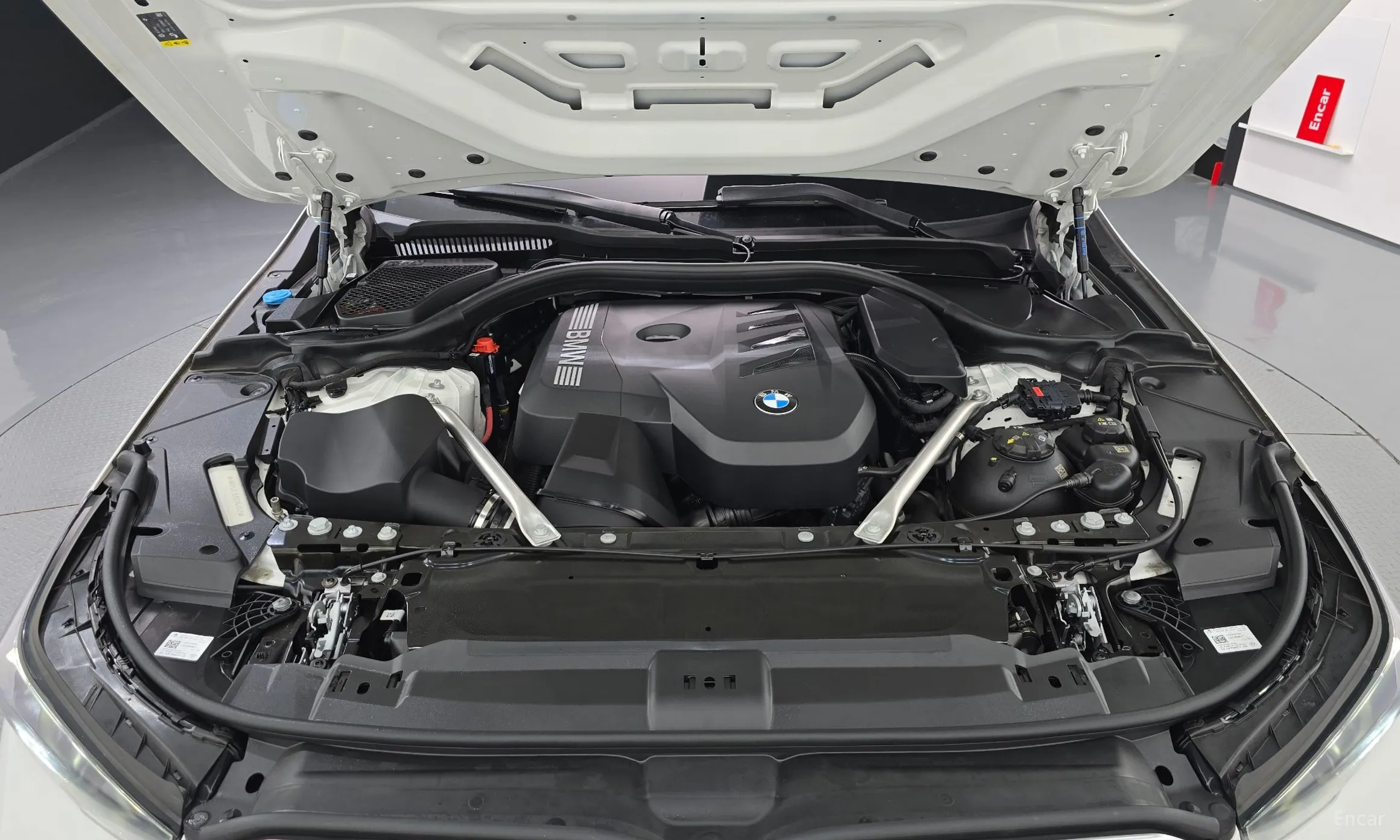 BMW 5 Series (G60) превью 6