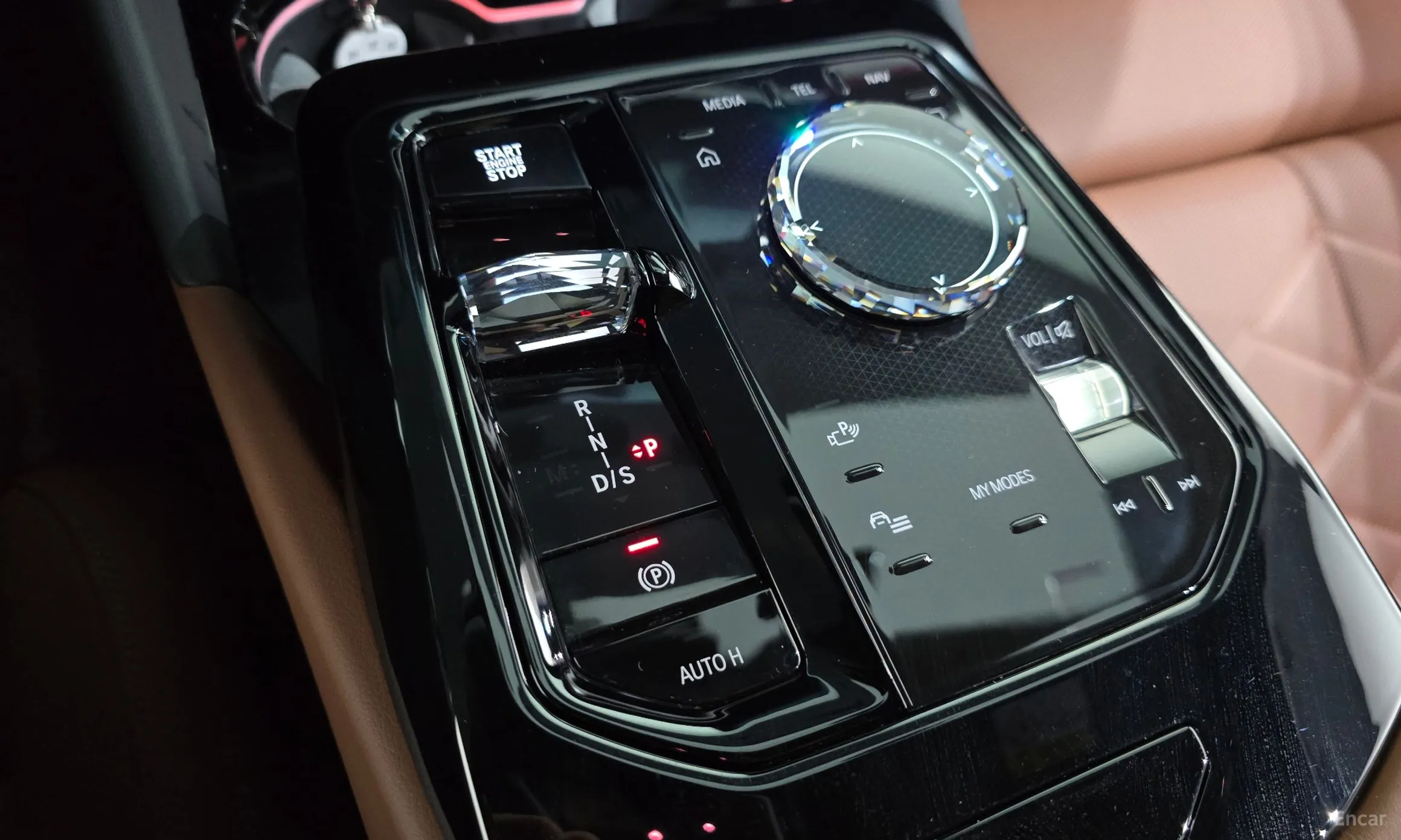 BMW 5 Series (G60) превью 9
