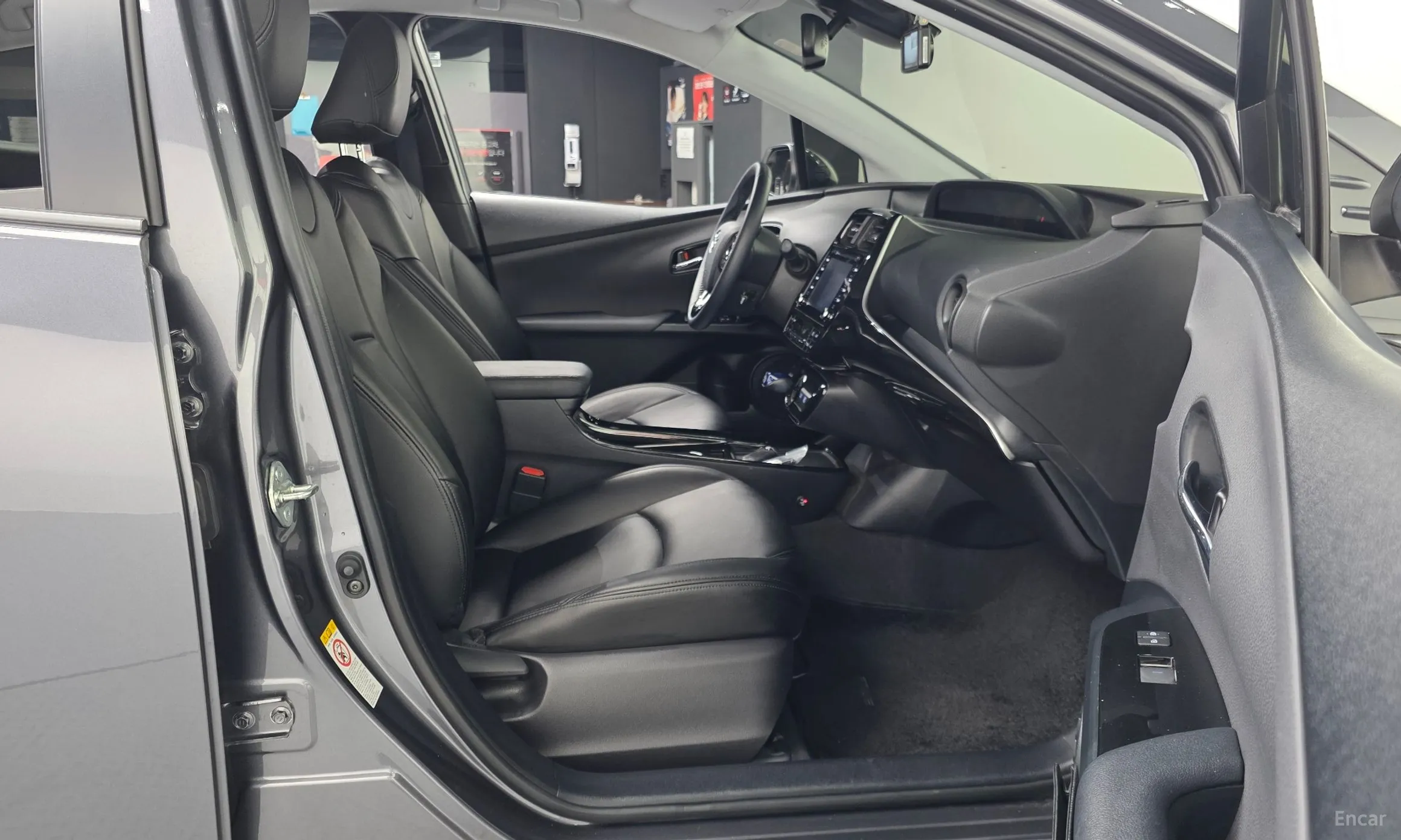 Toyota Prius 4th Generation превью 11