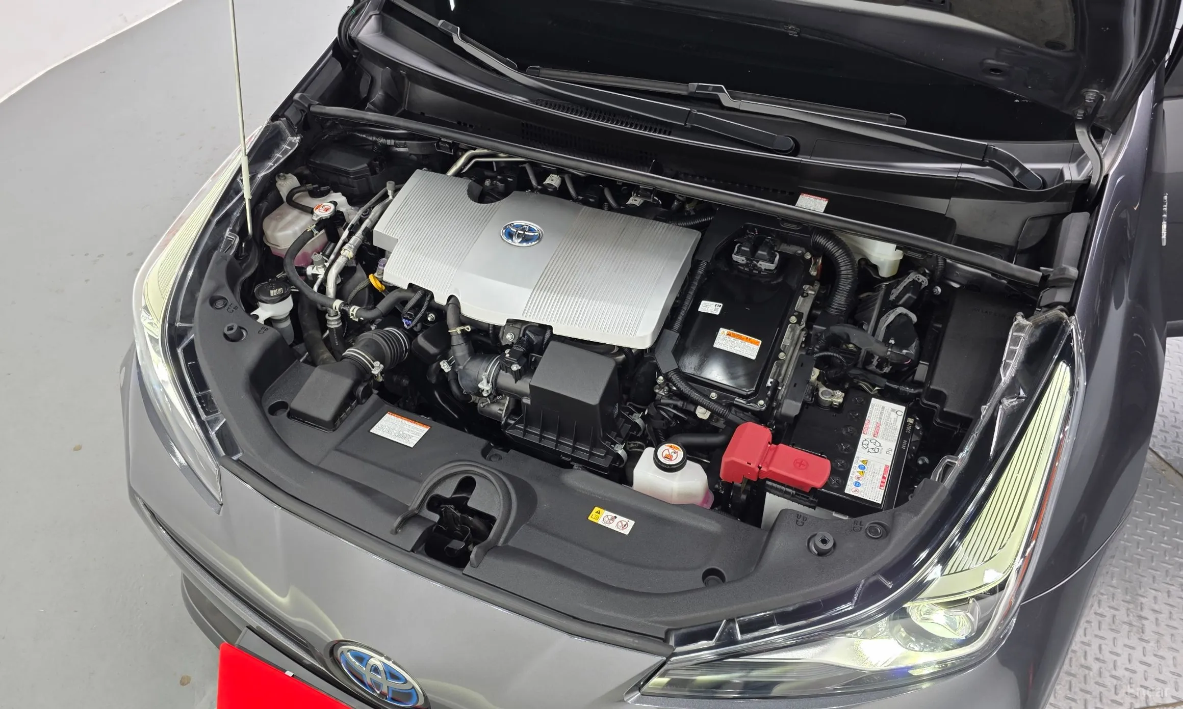 Toyota Prius 4th Generation превью 6