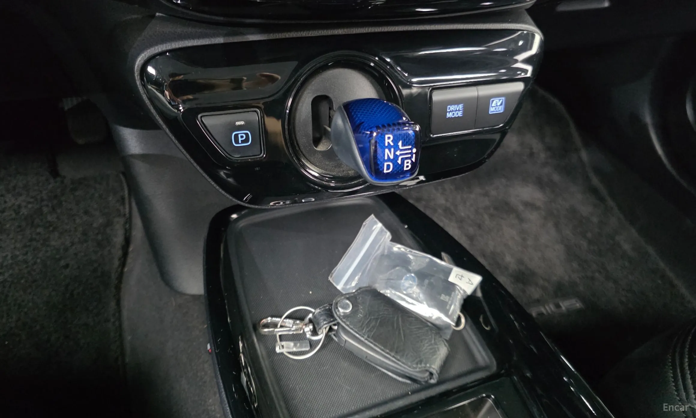 Toyota Prius 4th Generation превью 9