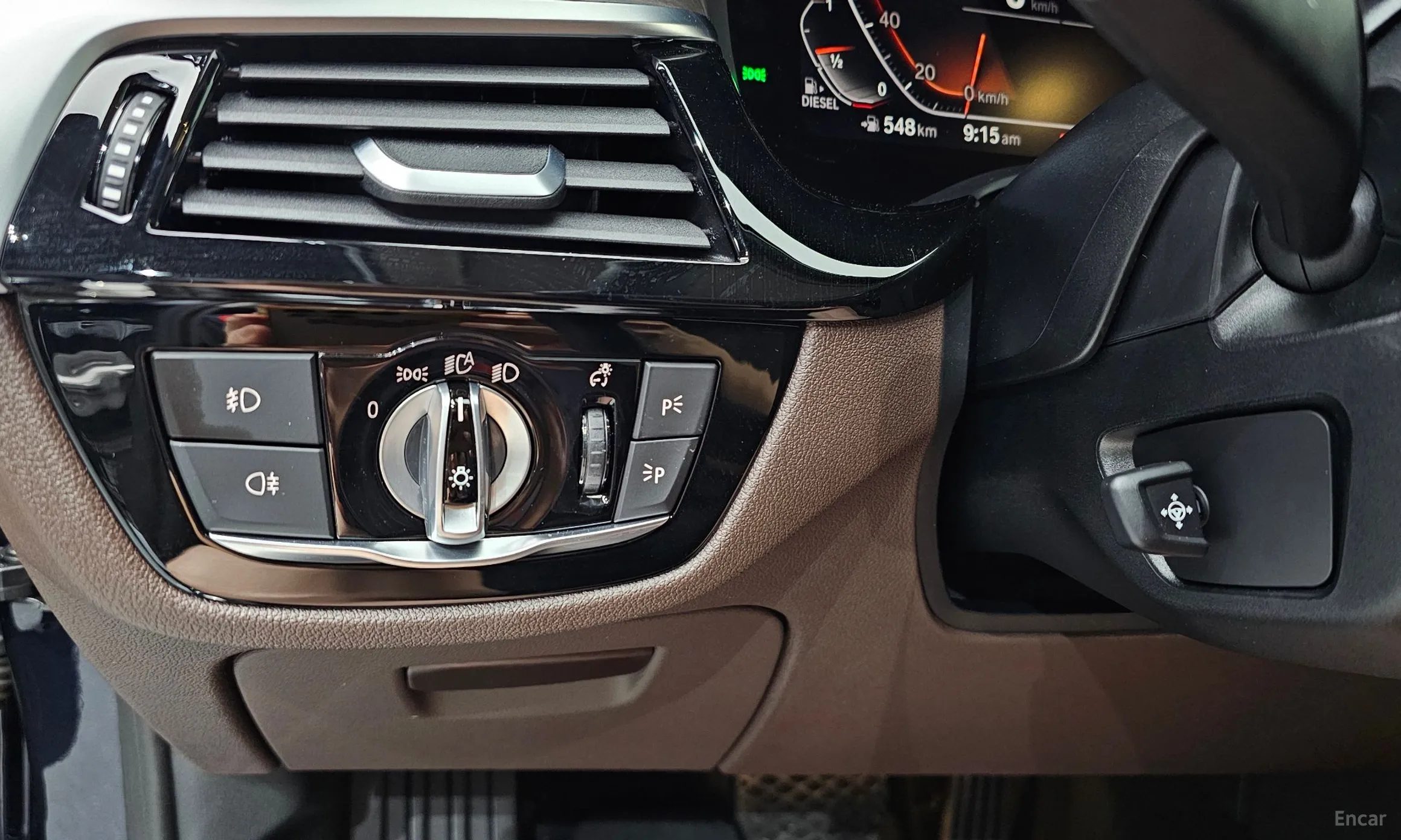 BMW 5 Series (G30) превью 16