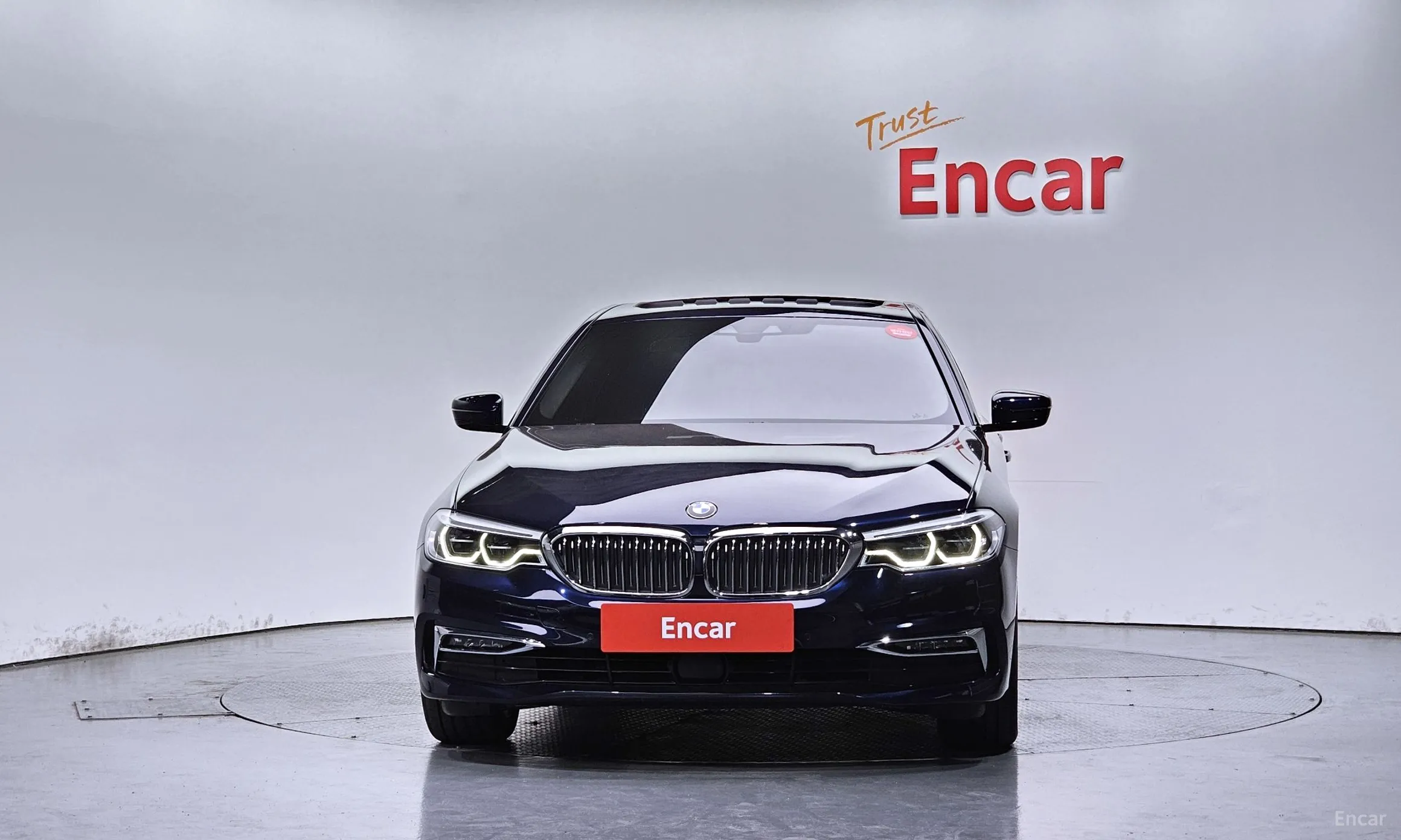 BMW 5 Series (G30) превью 3