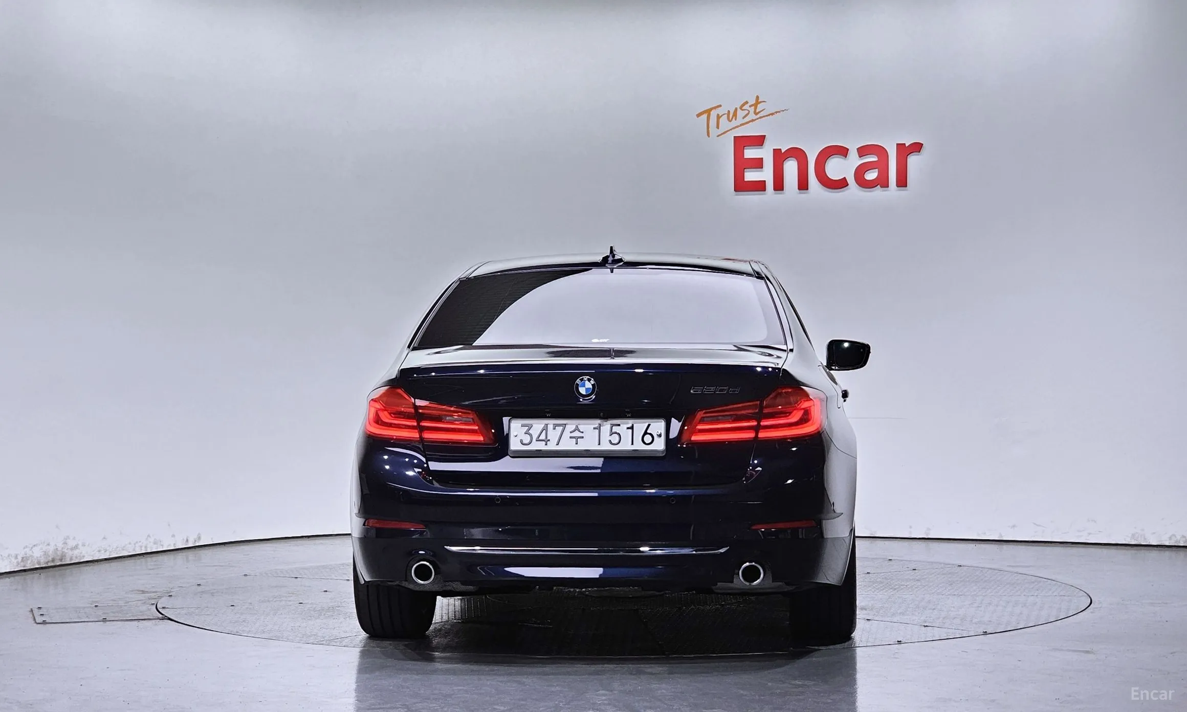 BMW 5 Series (G30) превью 4
