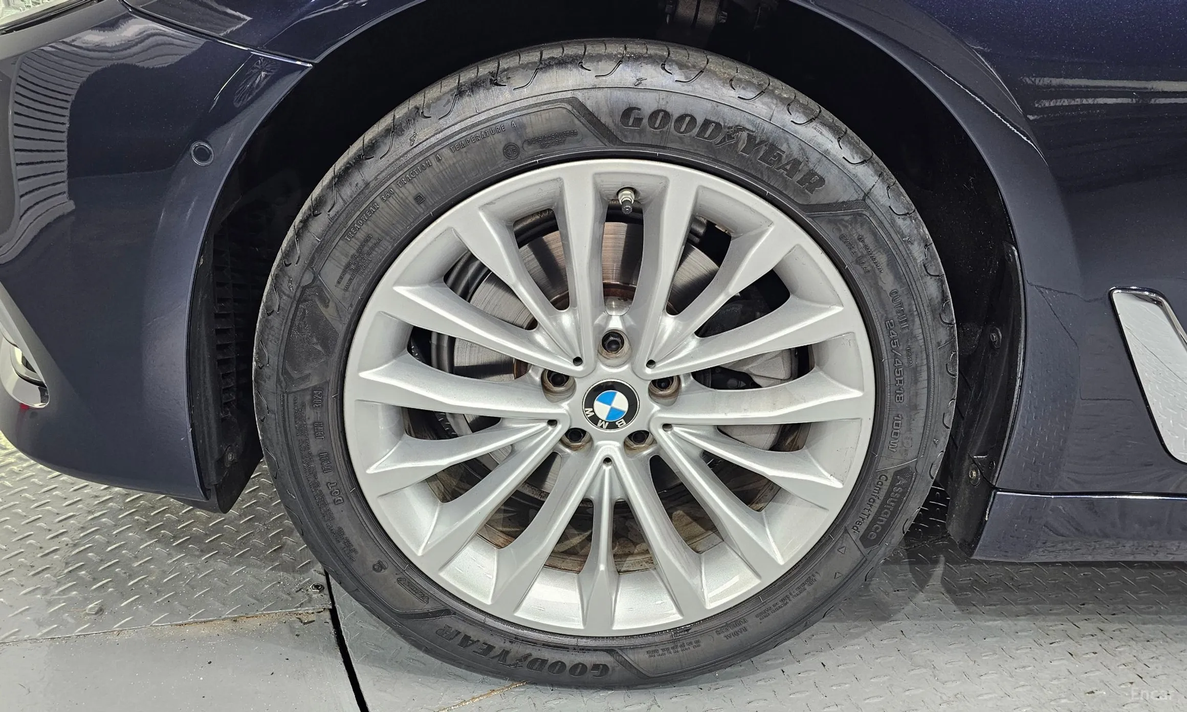 BMW 5 Series (G30) превью 5