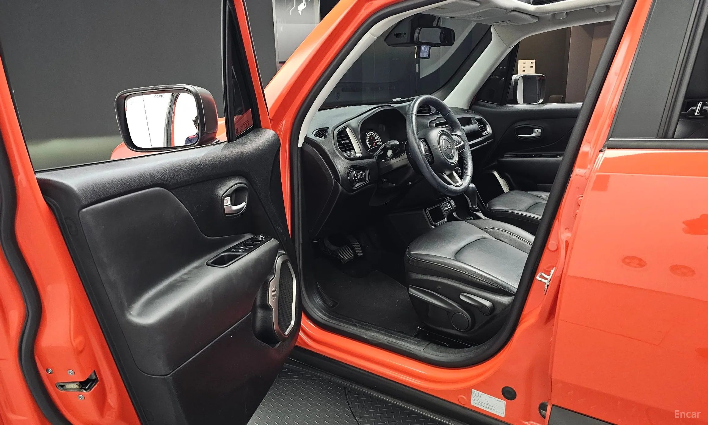 Jeep Renegade превью 10