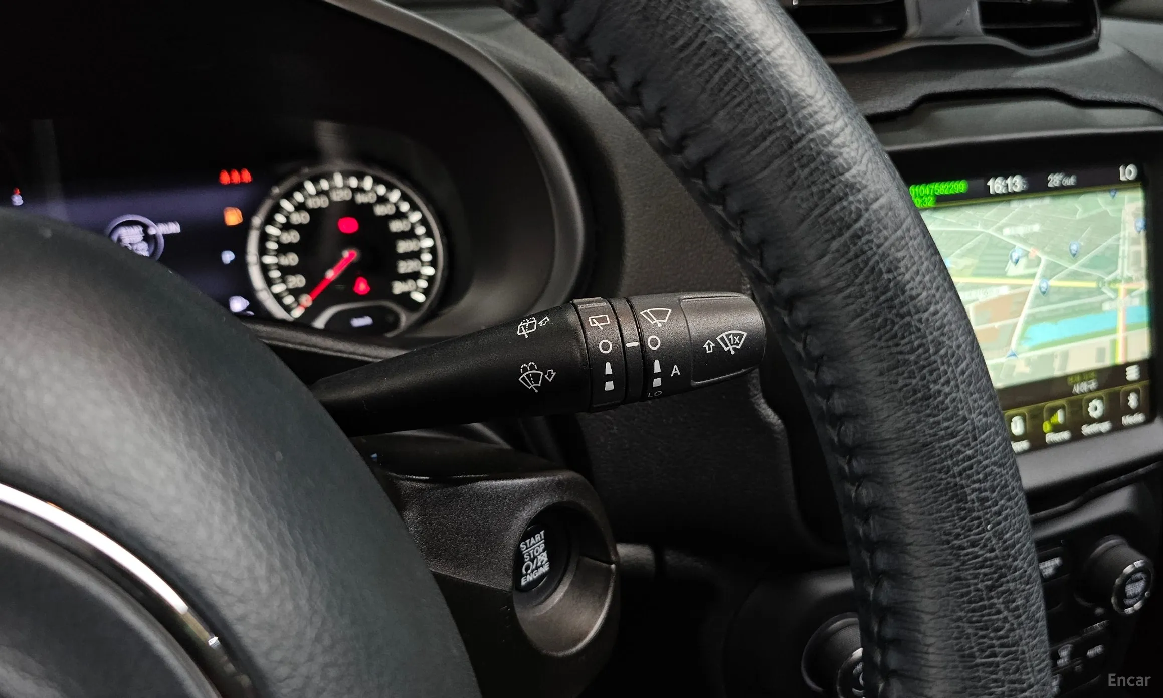 Jeep Renegade превью 18