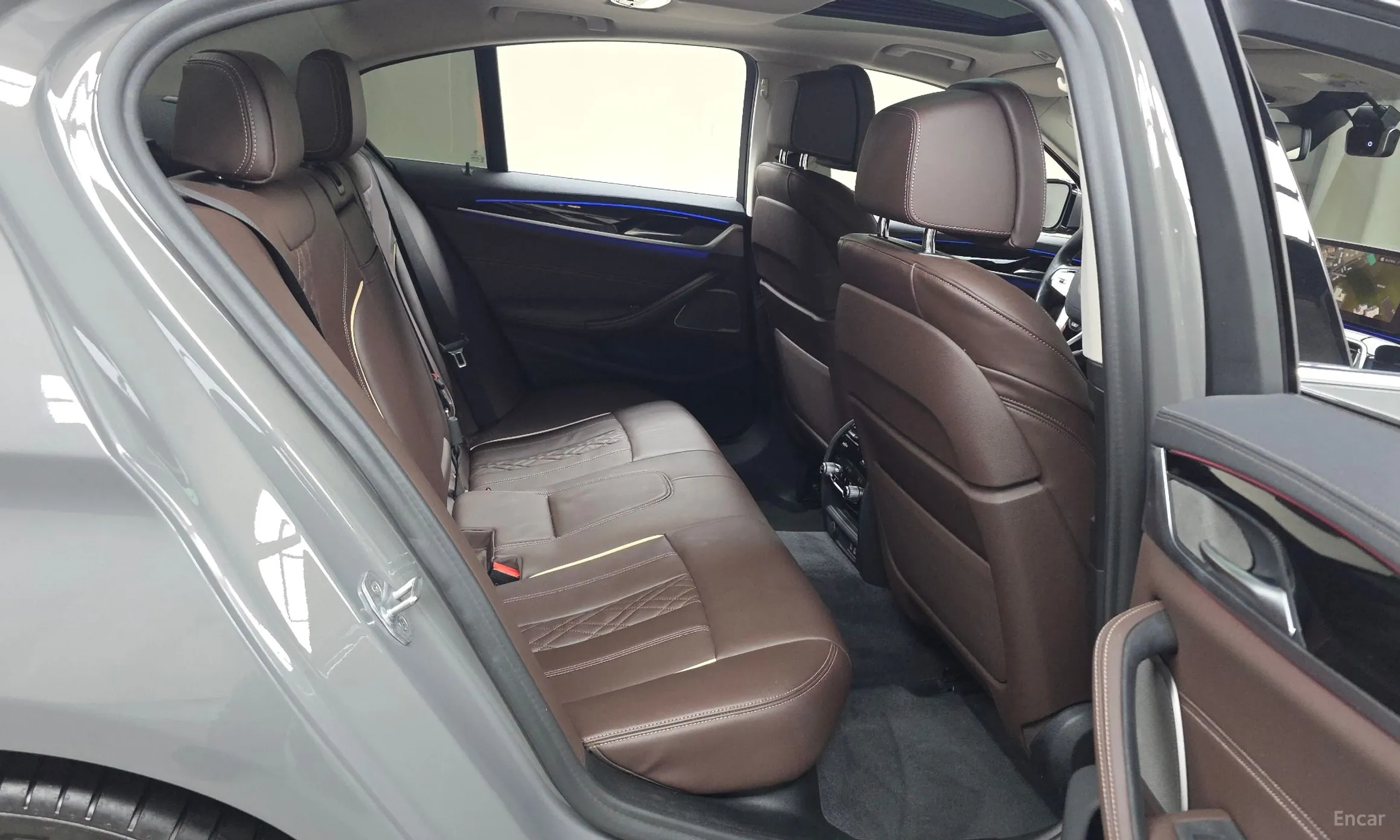 BMW 5 Series (G30) превью 12